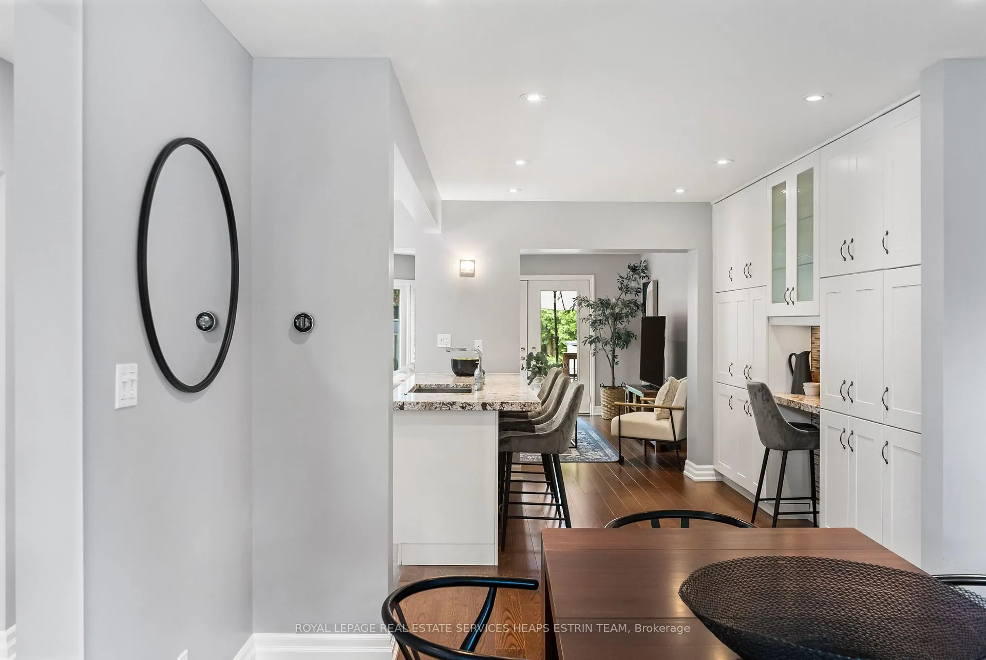 Photo 5 of 502 Sutherland Drive, Toronto, Leaside — HOMEH