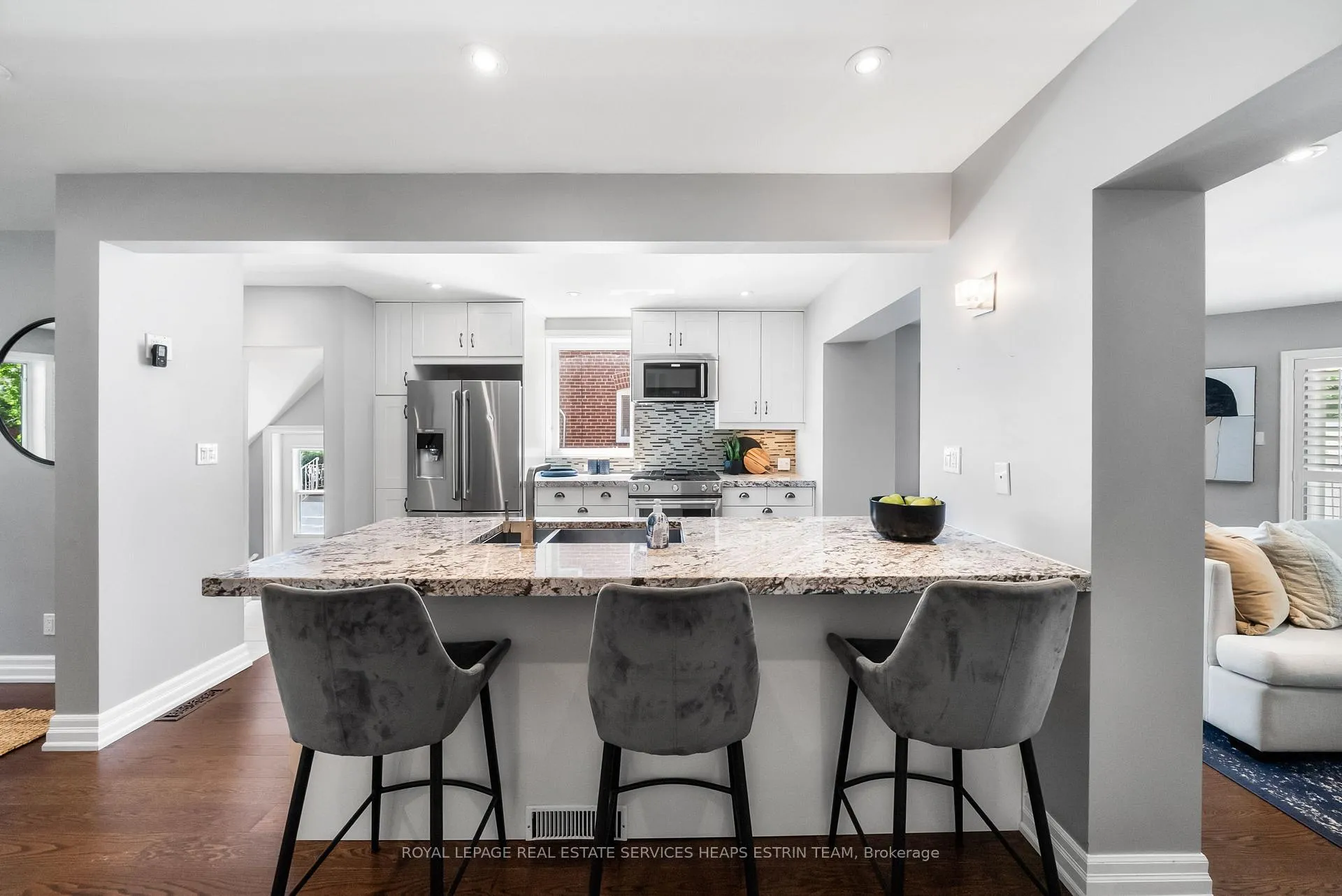 Photo 8 of 502 Sutherland Drive, Toronto, Leaside — HOMEH