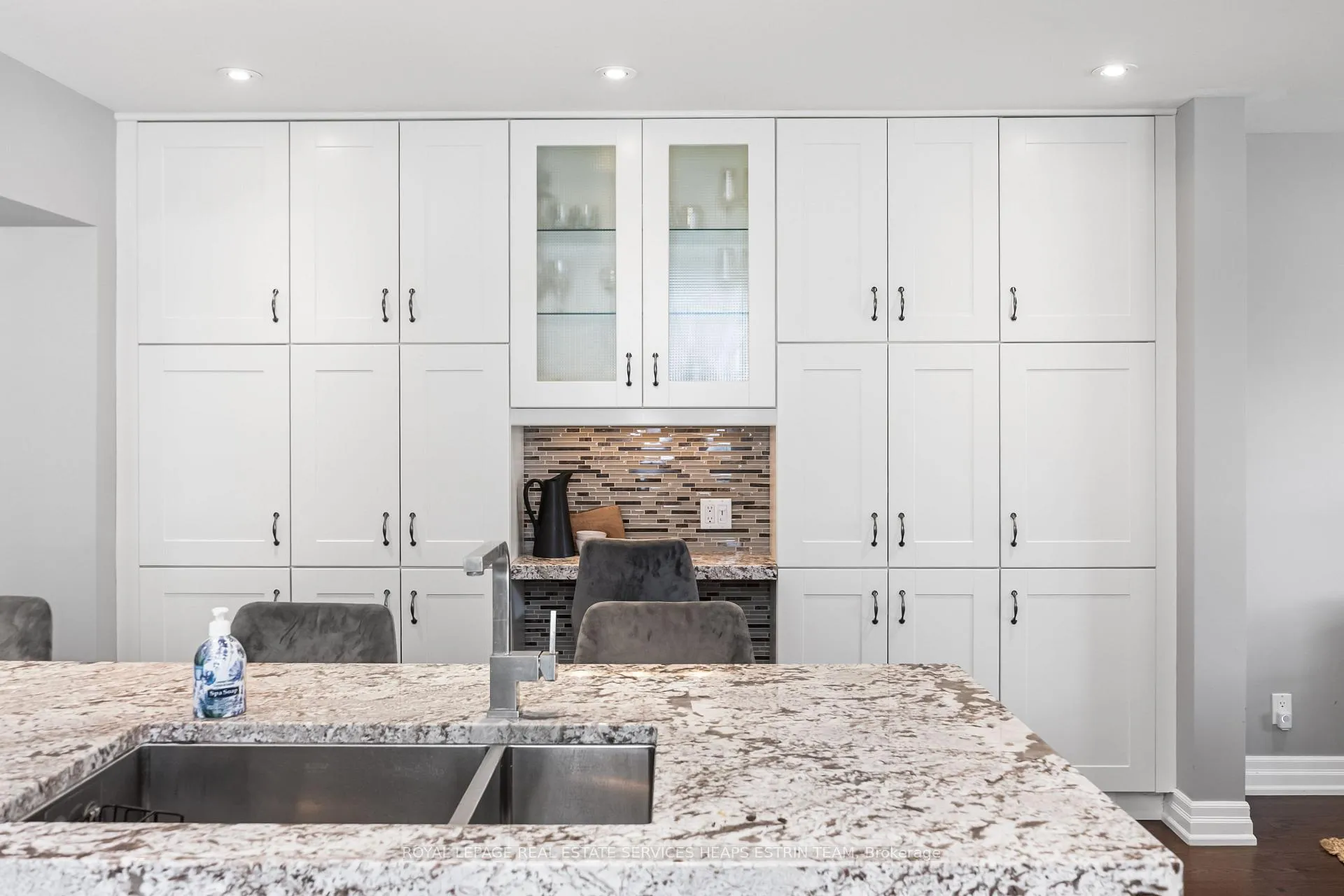 Photo 11 of 502 Sutherland Drive, Toronto, Leaside — HOMEH