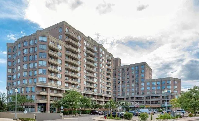 Front of Unit PH7, 1700 Eglinton Avenue