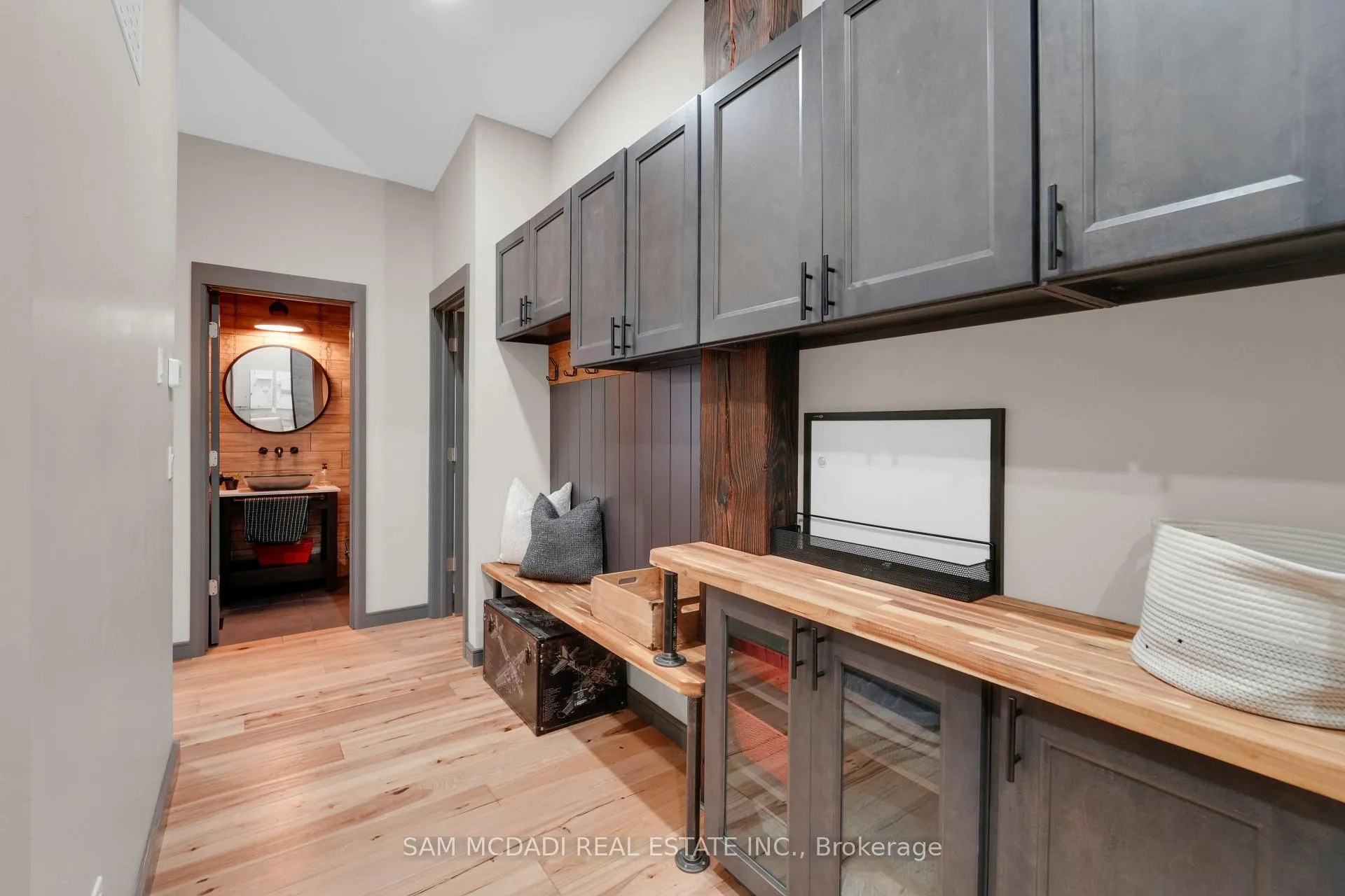 Photo 18 of 2084 Grand Boulevard, Burlington, Rural Burlington — HOMEH