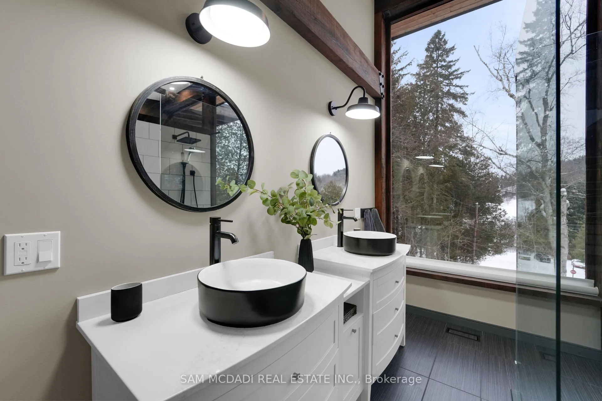 Photo 22 of 2084 Grand Boulevard, Burlington, Rural Burlington — HOMEH