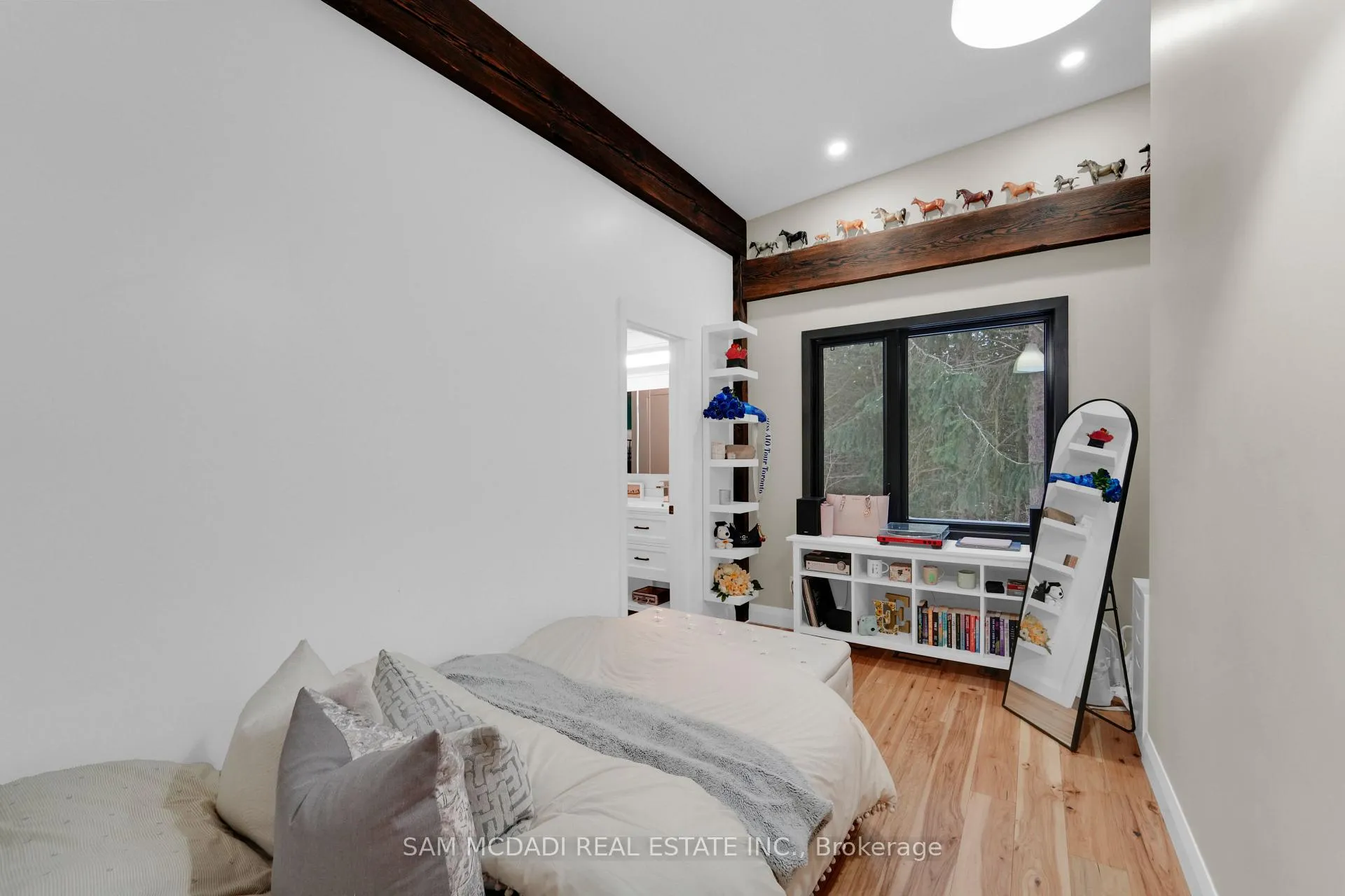 Photo 24 of 2084 Grand Boulevard, Burlington, Rural Burlington — HOMEH