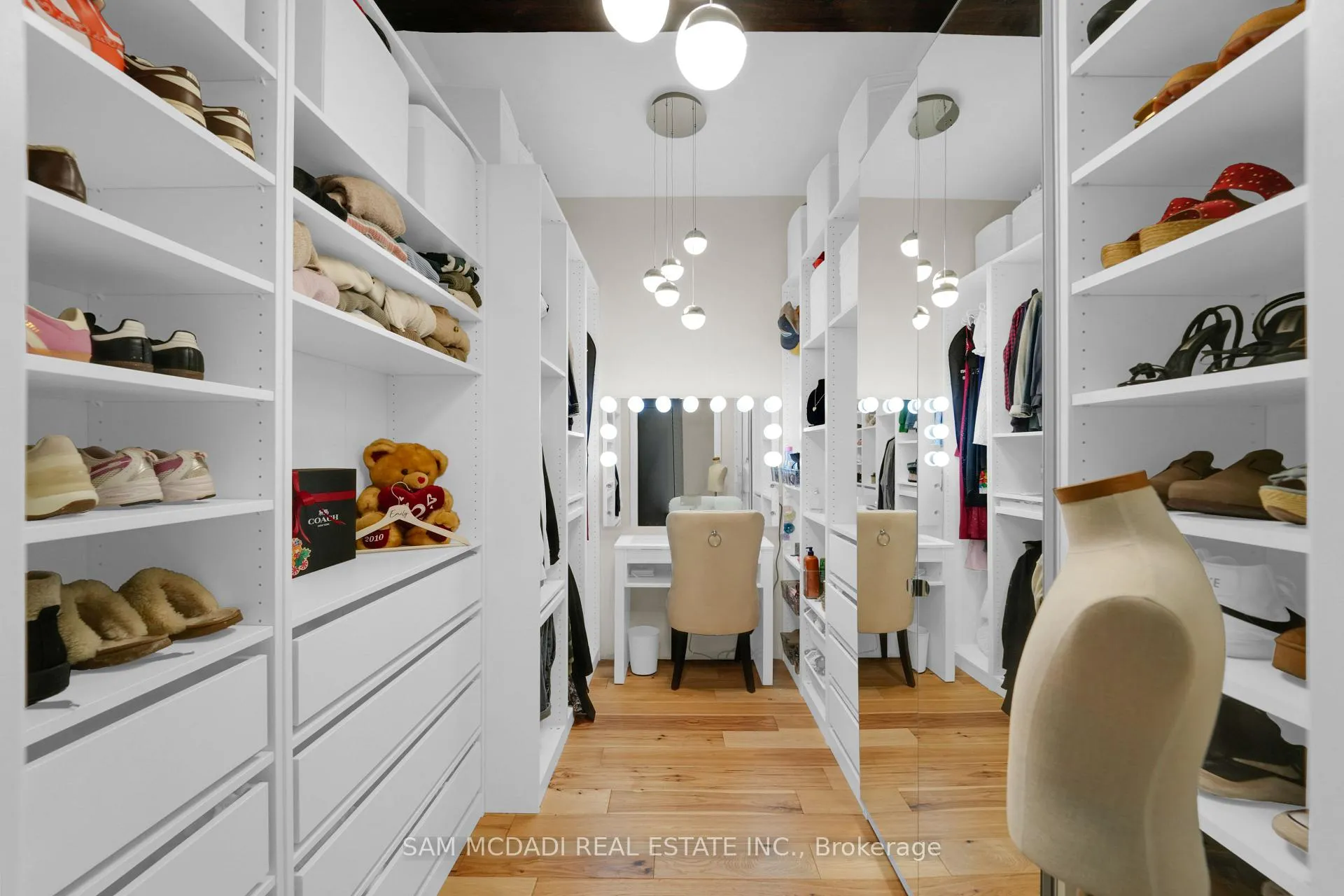 Photo 25 of 2084 Grand Boulevard, Burlington, Rural Burlington — HOMEH