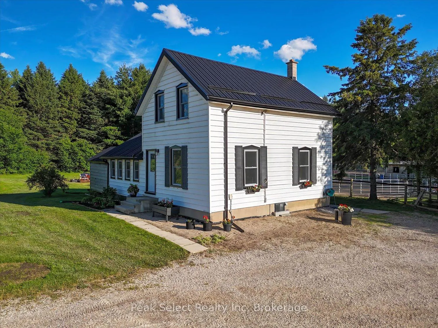Photo 2 of 3974 15 Line, Perth South, Downie — HOMEH