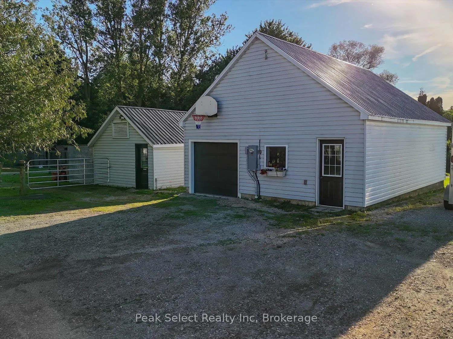Photo 5 of 3974 15 Line, Perth South, Downie — HOMEH