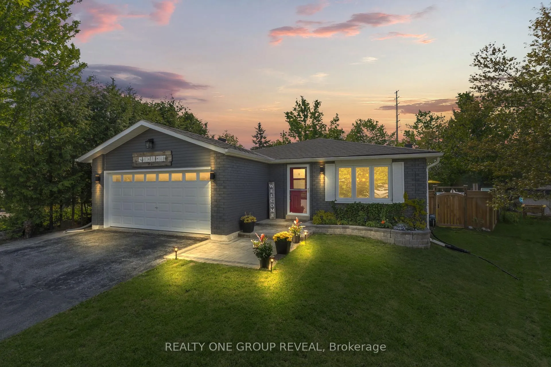 Photo 1 of 42 Sinclair Court, Barrie, Sunnidale — HOMEH