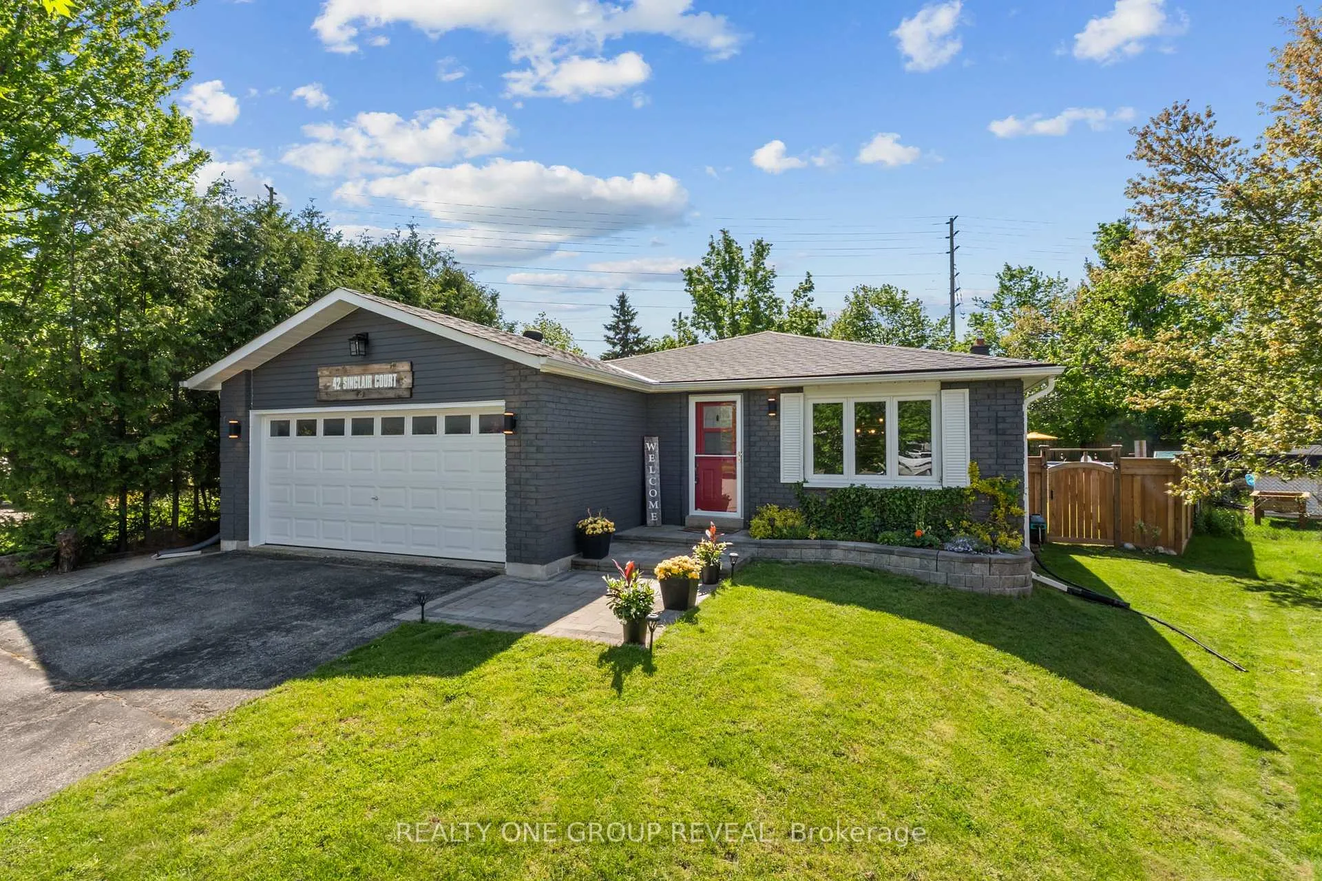 Photo 5 of 42 Sinclair Court, Barrie, Sunnidale — HOMEH
