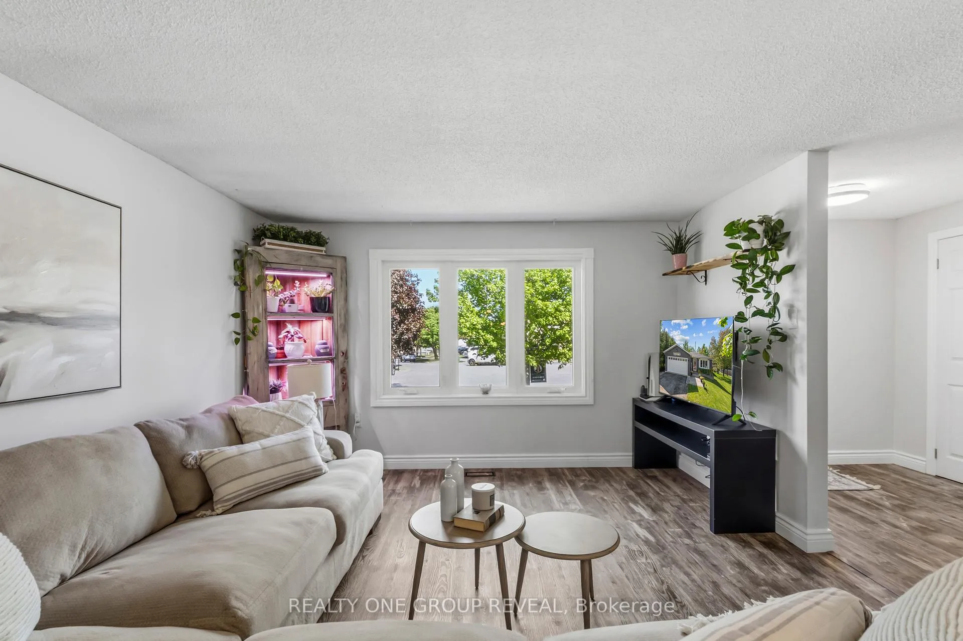 Photo 9 of 42 Sinclair Court, Barrie, Sunnidale — HOMEH