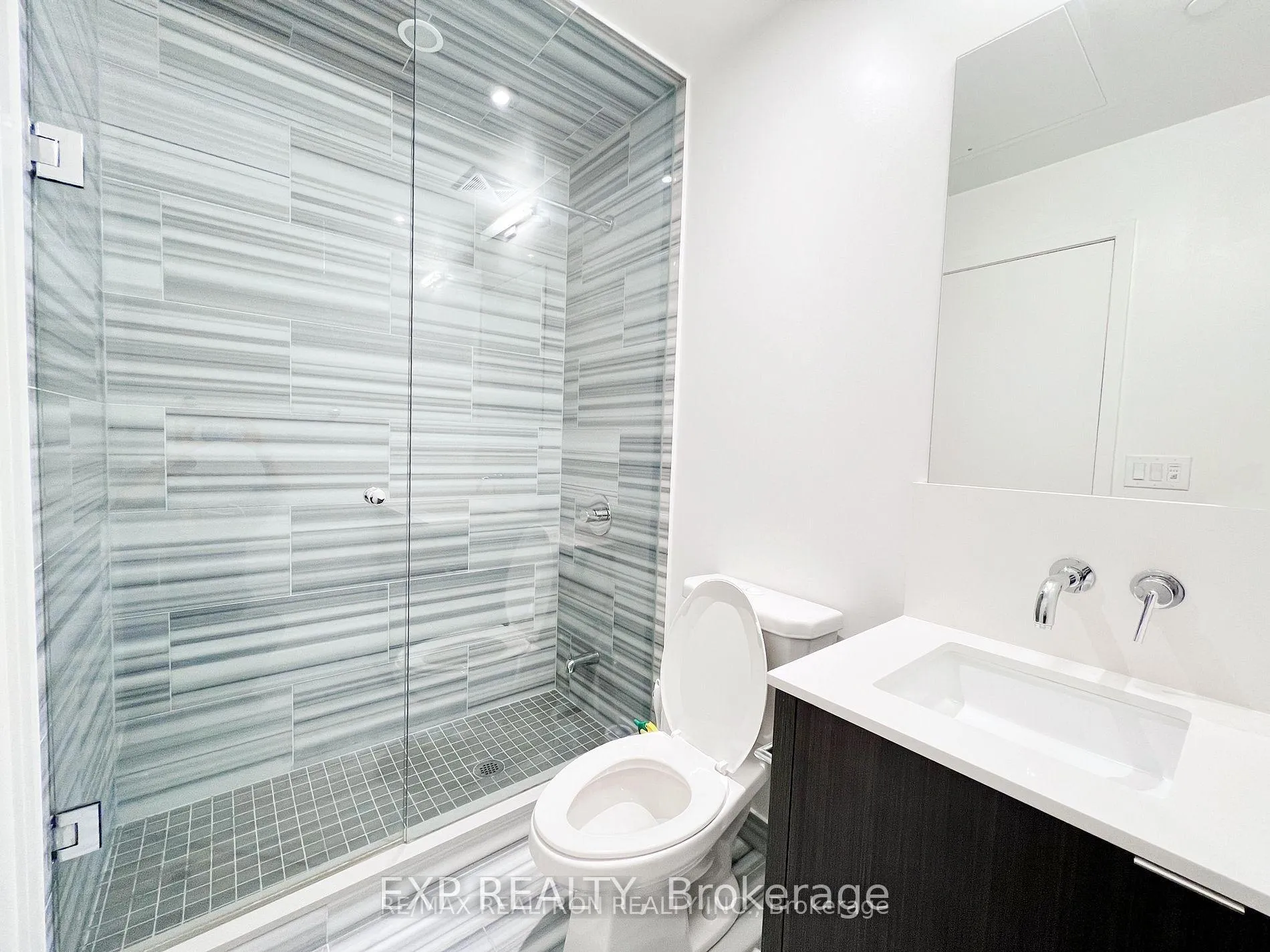 Photo 7 of Unit 6302, 100 Harbour Street, Toronto, Waterfront Communities — HOMEH