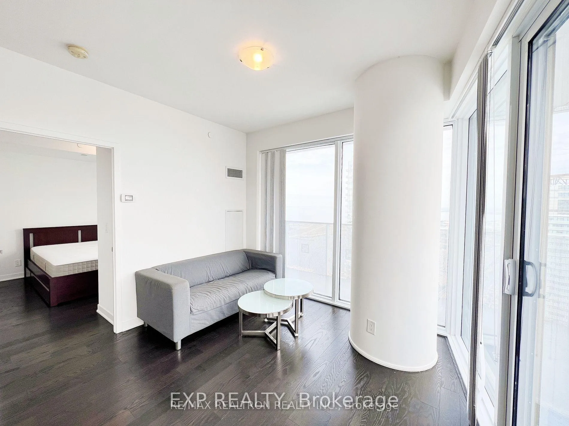 Photo 10 of Unit 6302, 100 Harbour Street, Toronto, Waterfront Communities — HOMEH