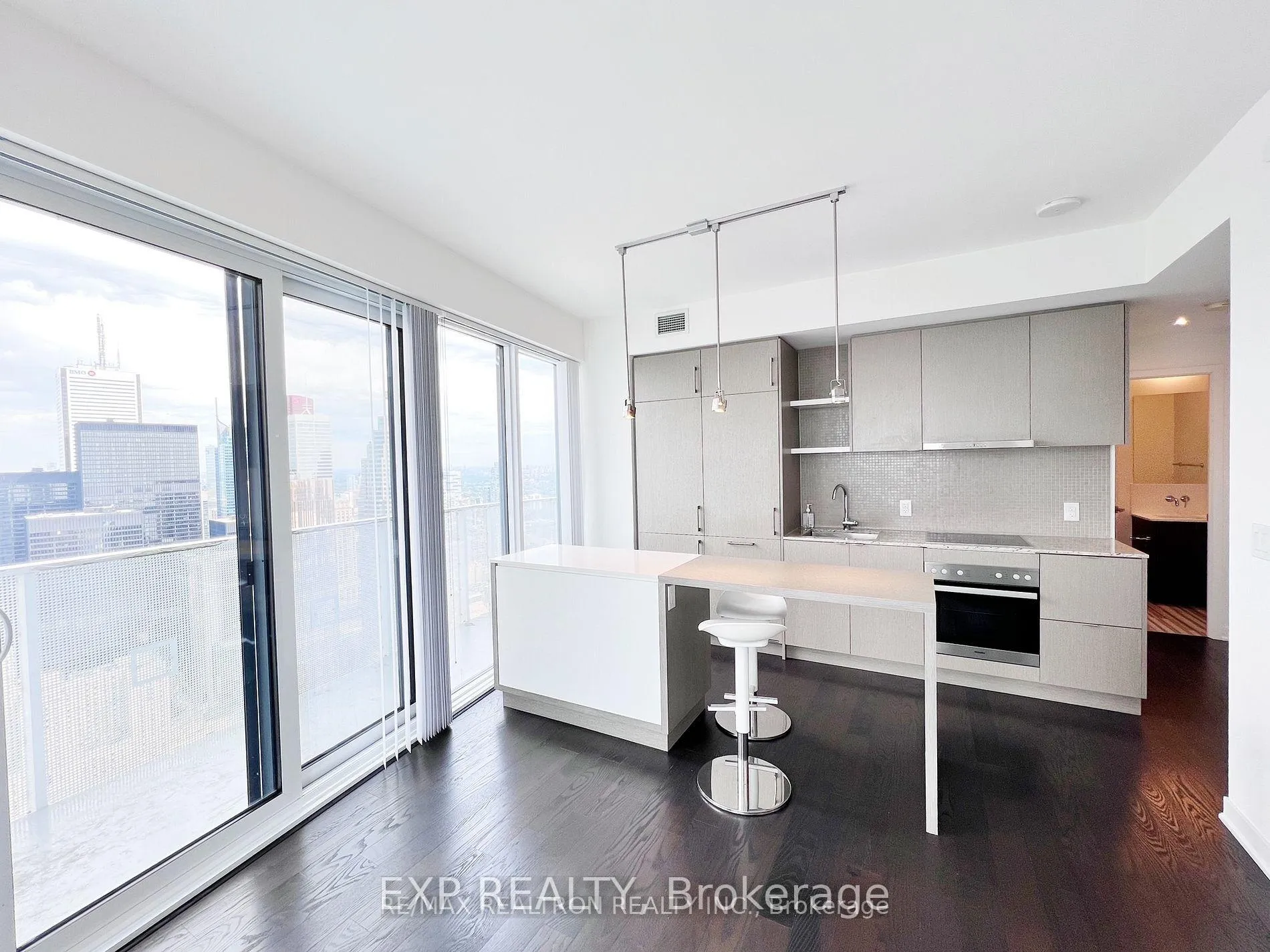 Photo 11 of Unit 6302, 100 Harbour Street, Toronto, Waterfront Communities — HOMEH