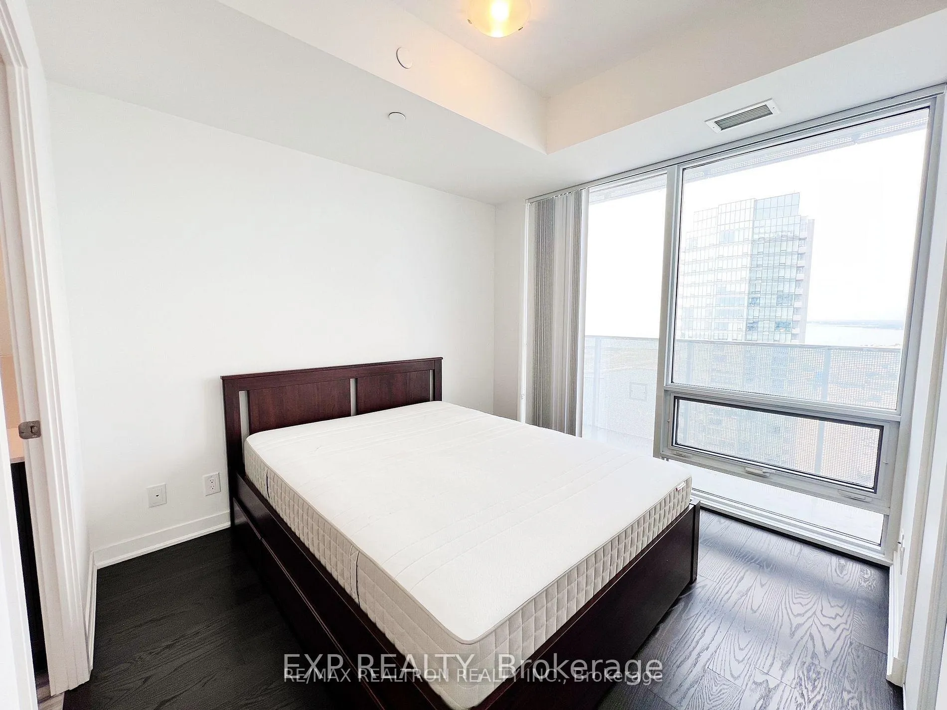Photo 12 of Unit 6302, 100 Harbour Street, Toronto, Waterfront Communities — HOMEH