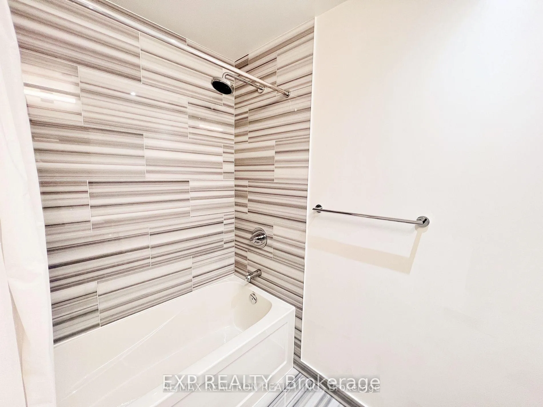 Photo 15 of Unit 6302, 100 Harbour Street, Toronto, Waterfront Communities — HOMEH