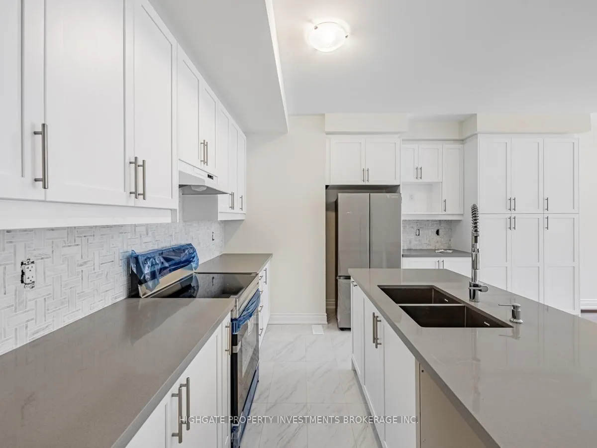 Photo 8 of 71 Donald Ficht Crescent, Brampton, Northwest Brampton — HOMEH
