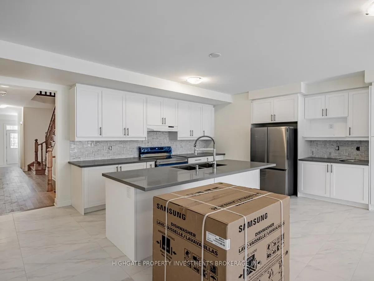 Photo 11 of 71 Donald Ficht Crescent, Brampton, Northwest Brampton — HOMEH