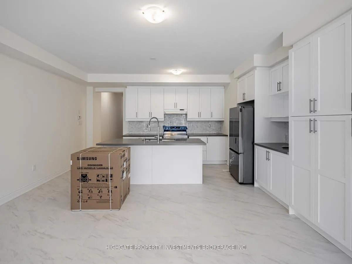 Photo 12 of 71 Donald Ficht Crescent, Brampton, Northwest Brampton — HOMEH