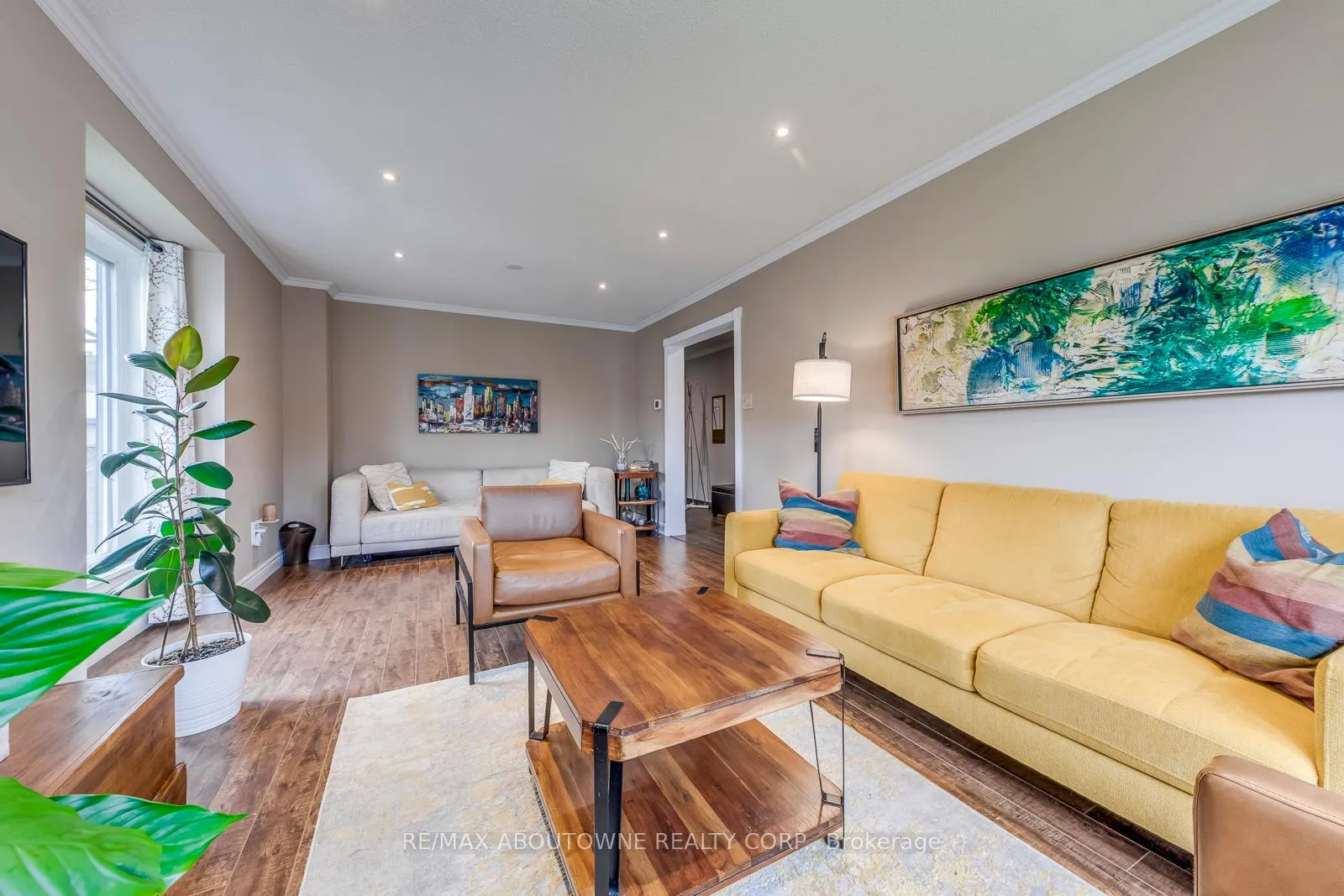 Photo 16 of 1209 Old Oak Drive, Oakville, West Oak Trails — HOMEH
