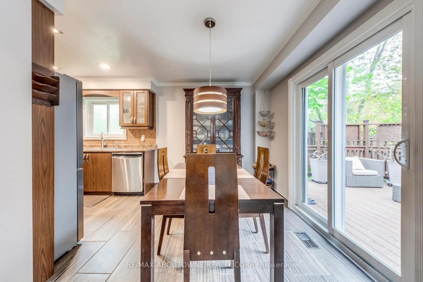 Photo 18 of 1209 Old Oak Drive, Oakville, West Oak Trails — HOMEH
