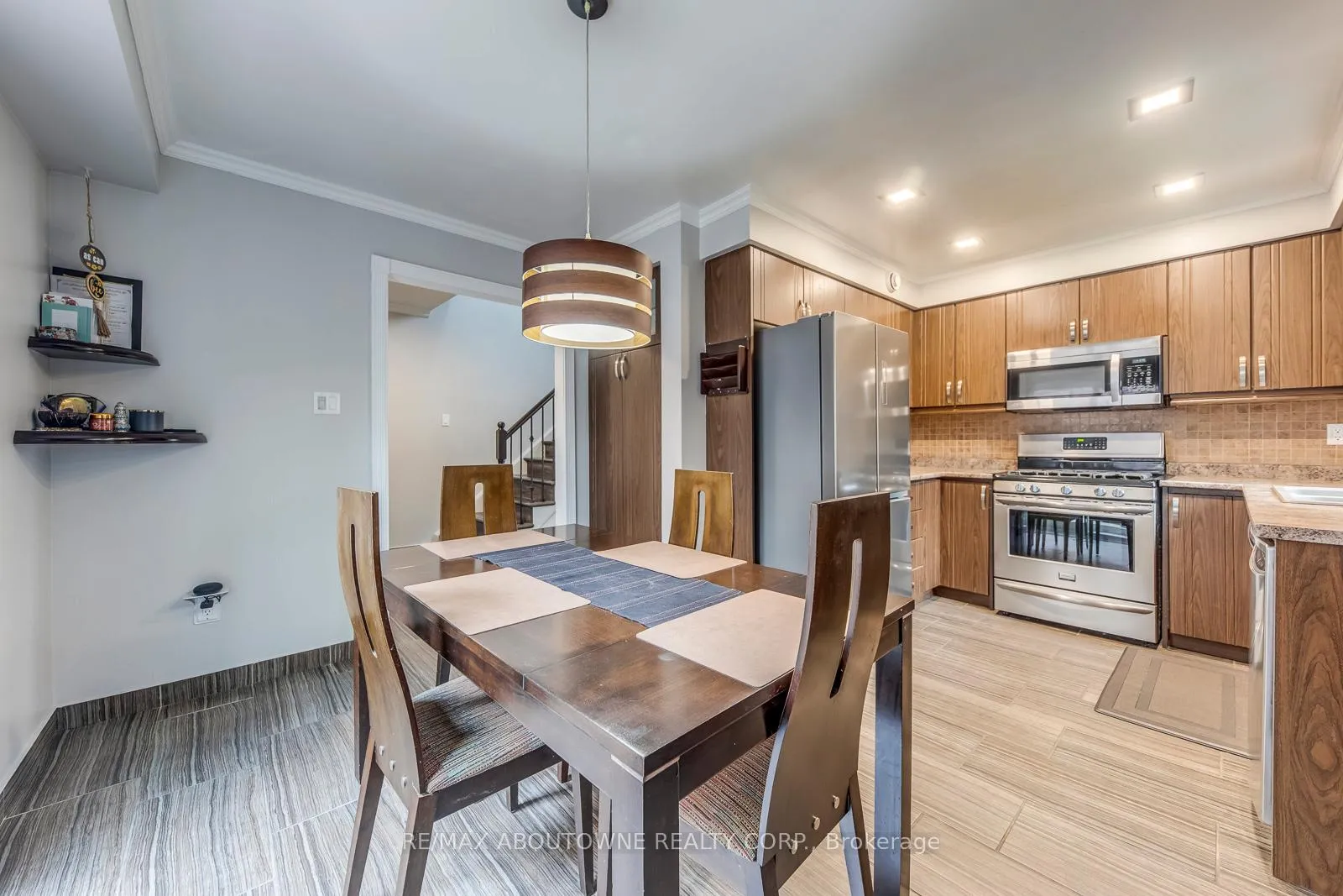 Photo 20 of 1209 Old Oak Drive, Oakville, West Oak Trails — HOMEH