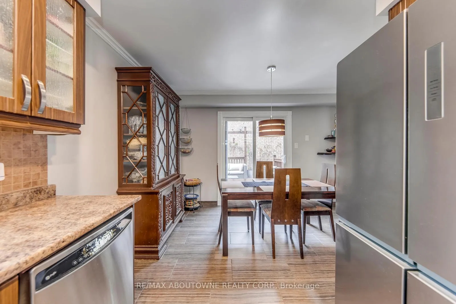 Photo 25 of 1209 Old Oak Drive, Oakville, West Oak Trails — HOMEH