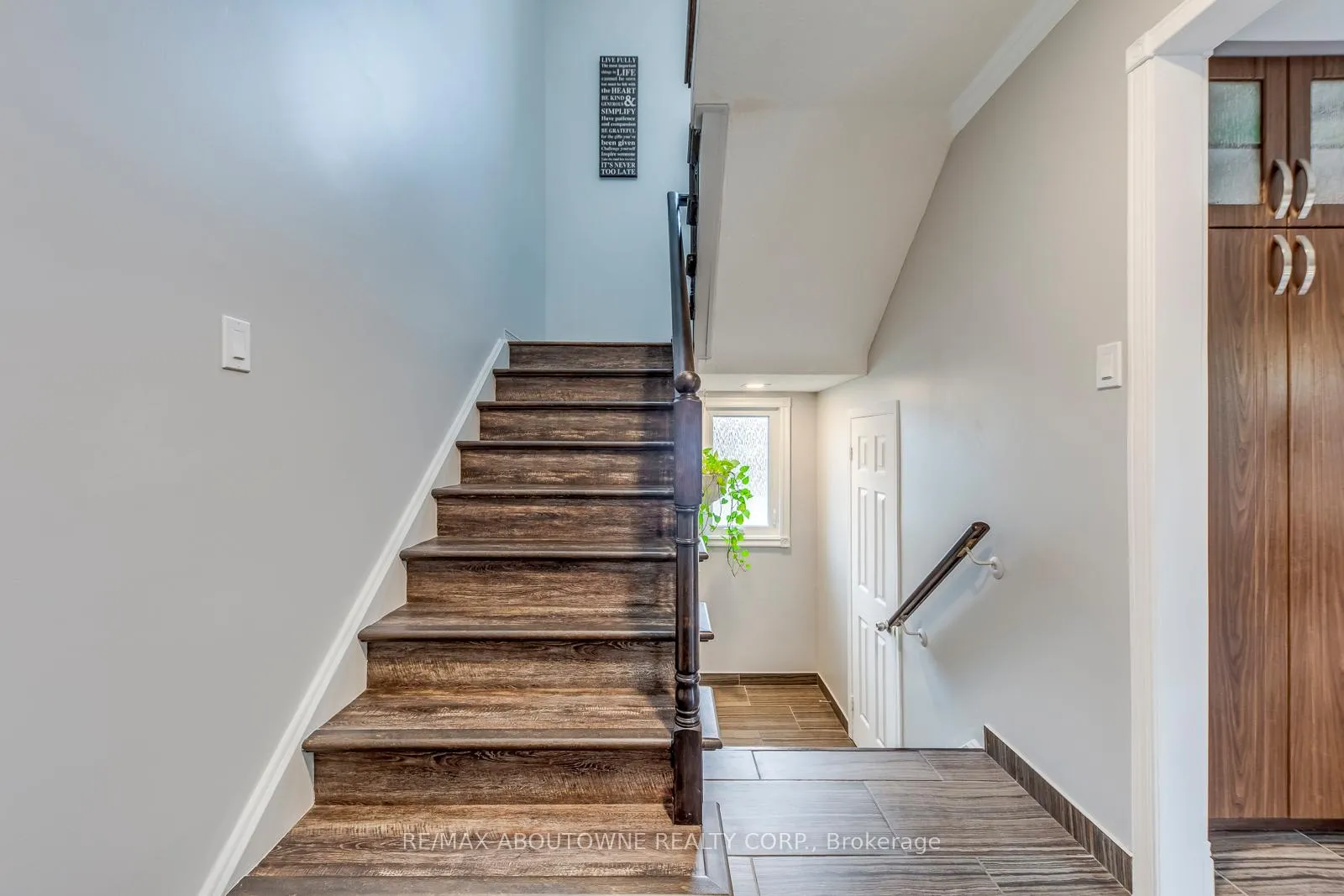 Photo 26 of 1209 Old Oak Drive, Oakville, West Oak Trails — HOMEH