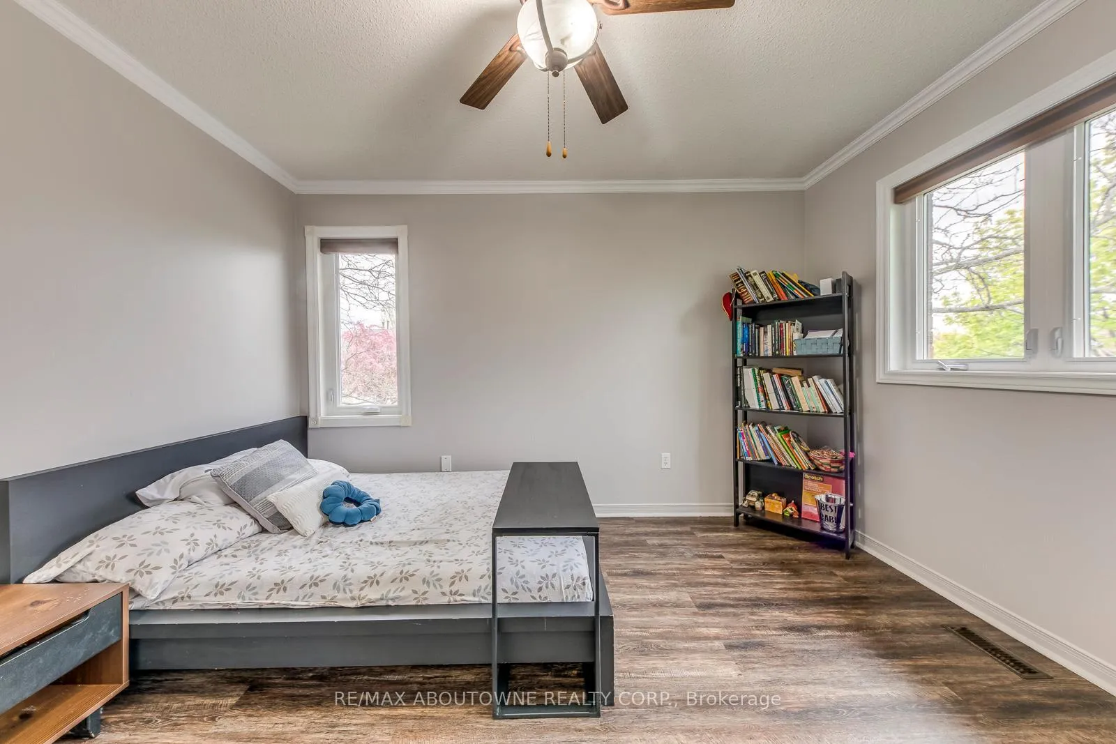 Photo 32 of 1209 Old Oak Drive, Oakville, West Oak Trails — HOMEH