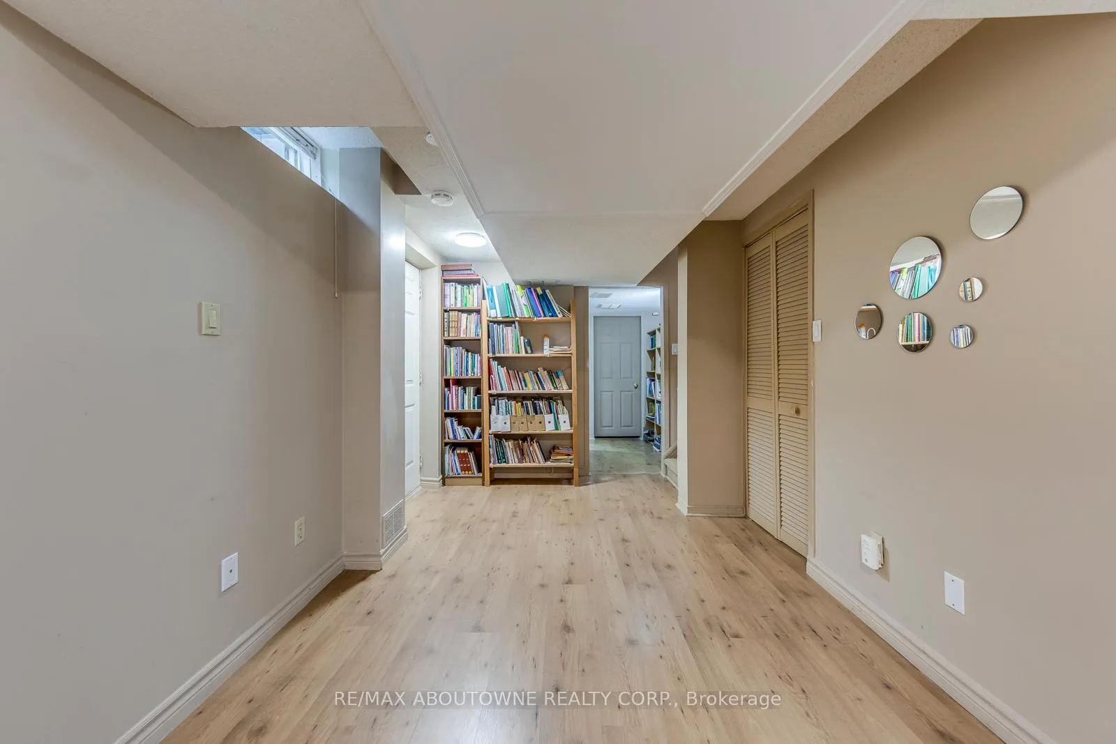 Photo 41 of 1209 Old Oak Drive, Oakville, West Oak Trails — HOMEH
