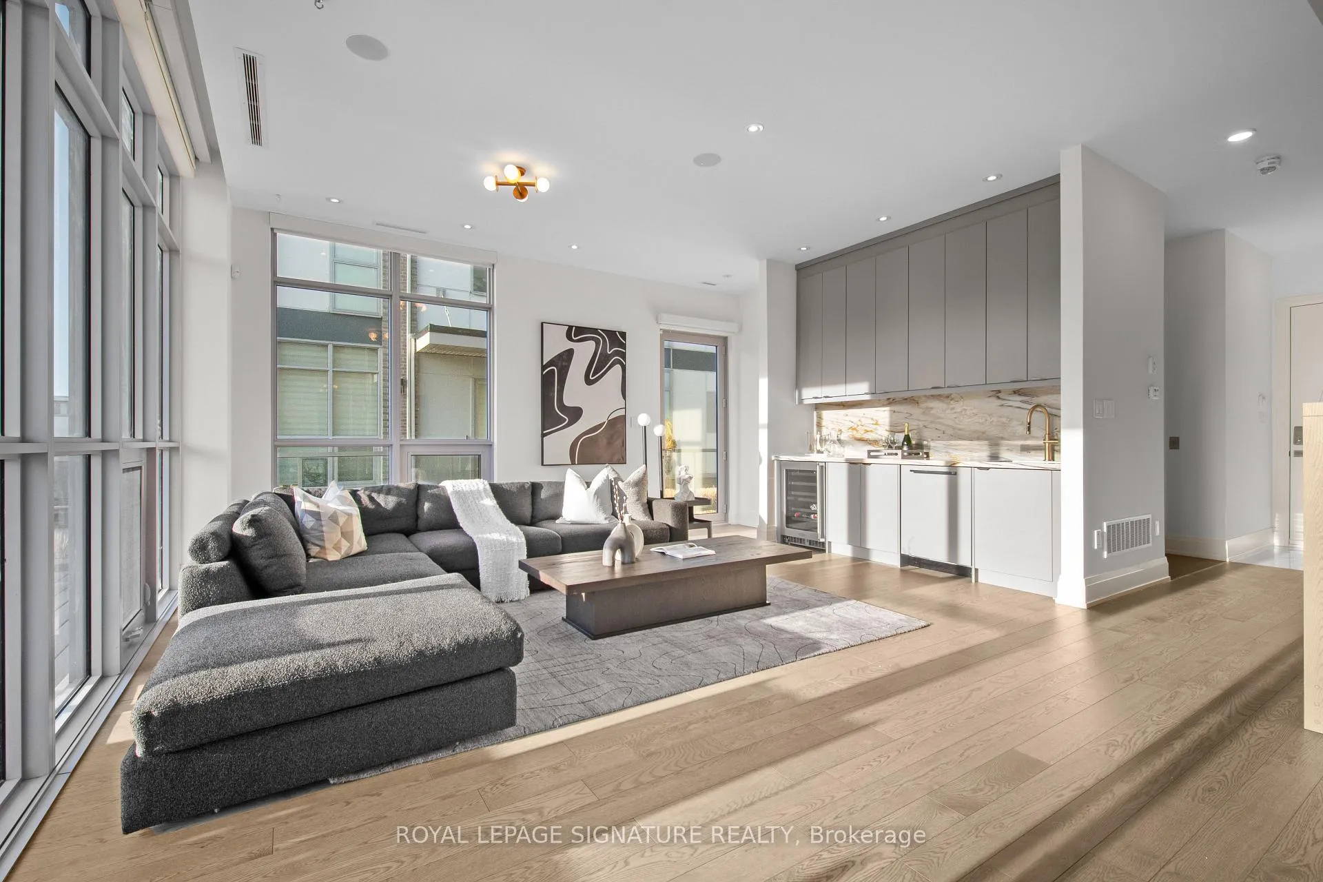 Photo 6 of 3736 Mangusta Court, Innisfil, Rural Innisfil — HOMEH