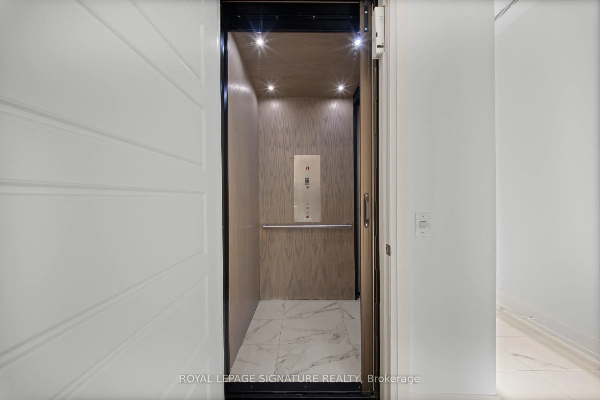 Photo 9 of 3736 Mangusta Court, Innisfil, Rural Innisfil — HOMEH