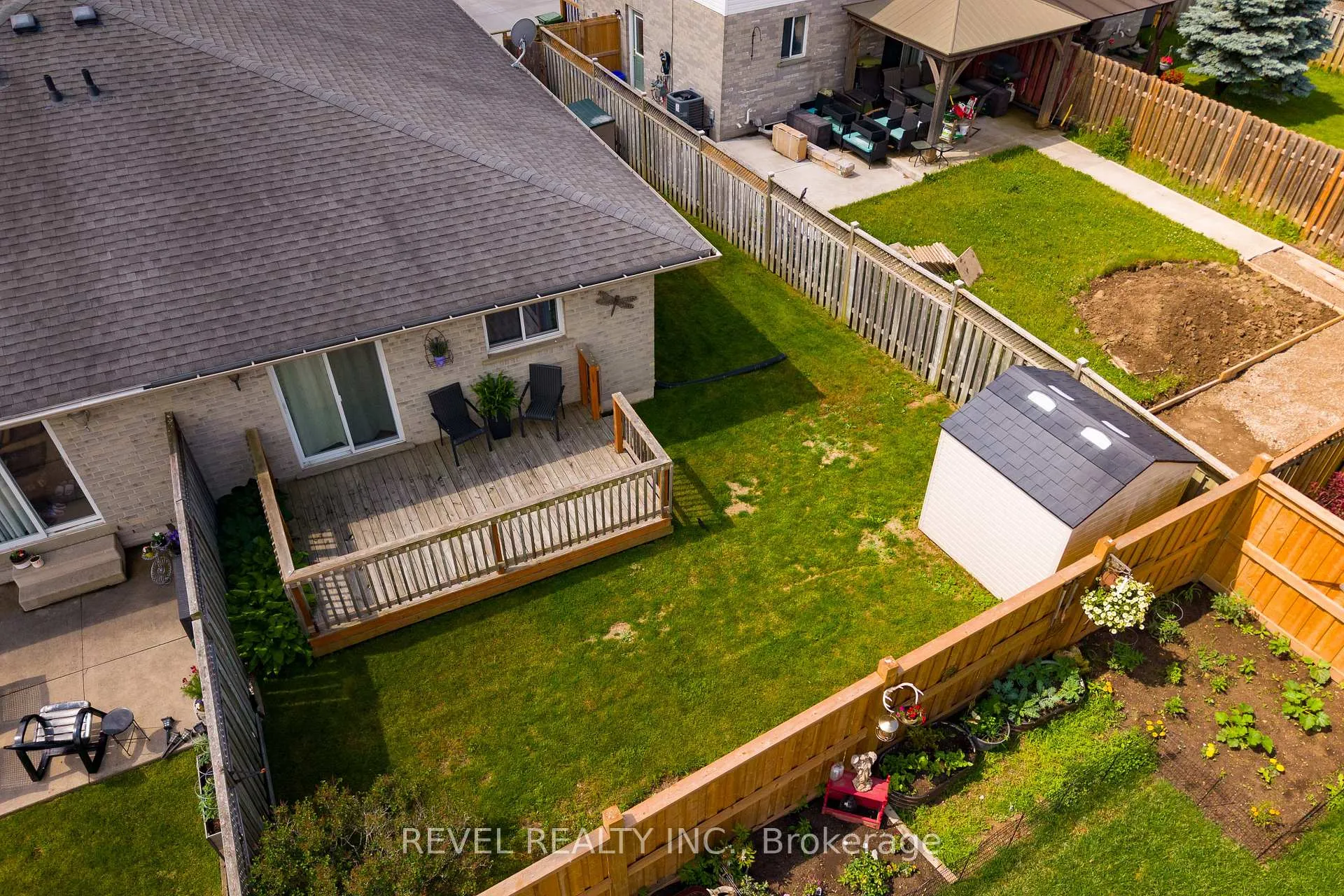 Photo 6 of 25 Rodney Crescent, St. Thomas — HOMEH