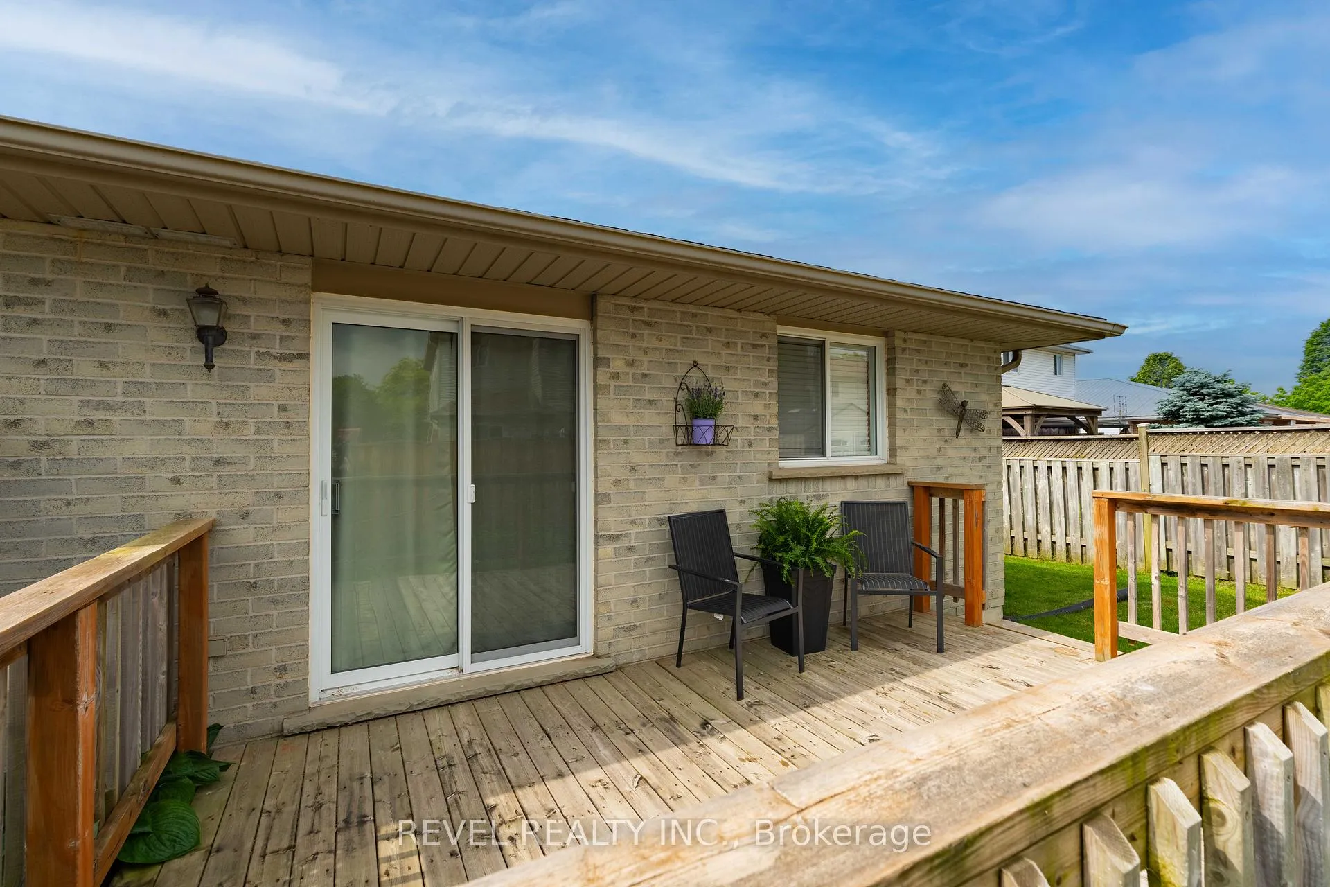 Photo 13 of 25 Rodney Crescent, St. Thomas — HOMEH