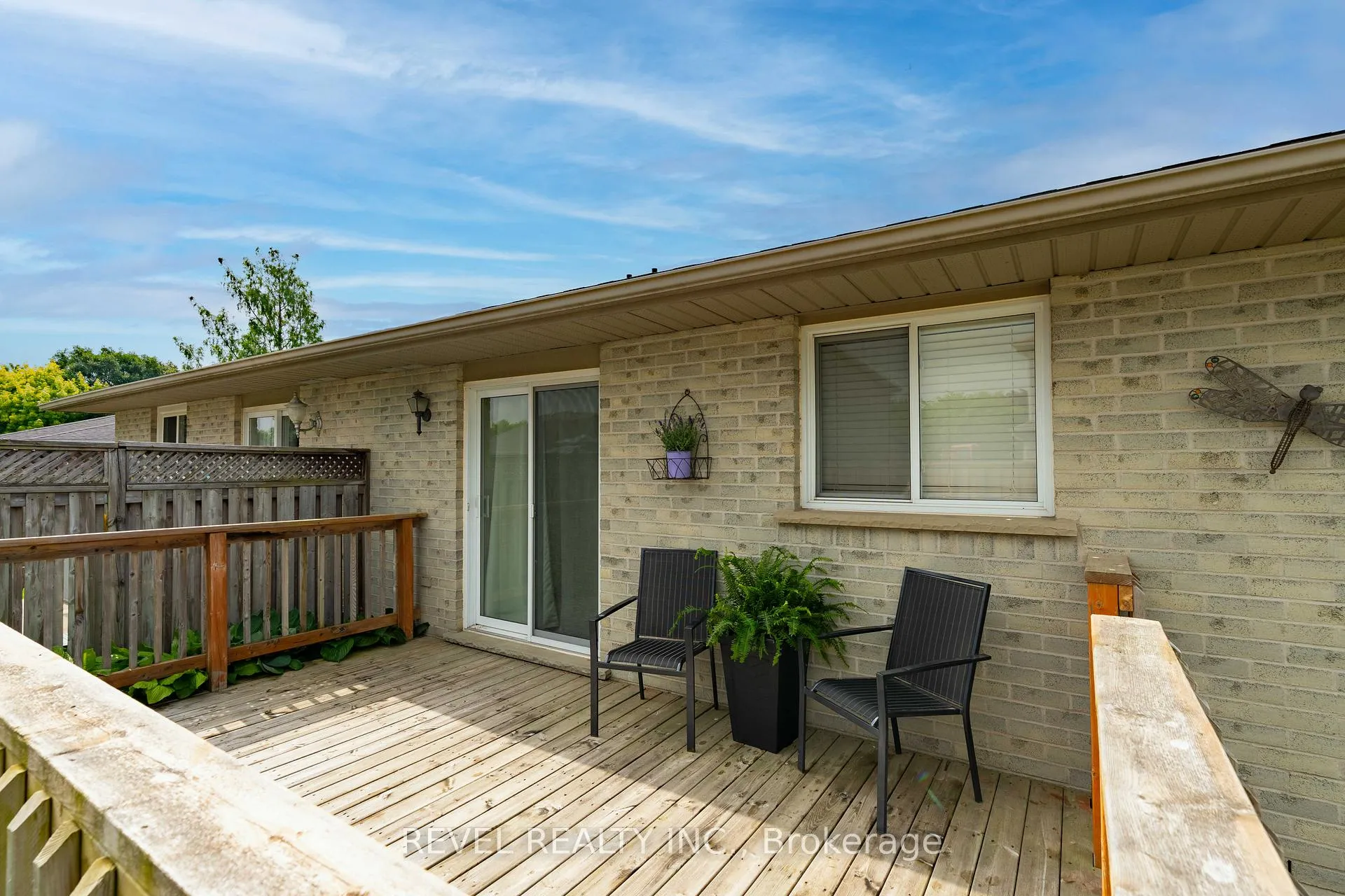 Photo 14 of 25 Rodney Crescent, St. Thomas — HOMEH