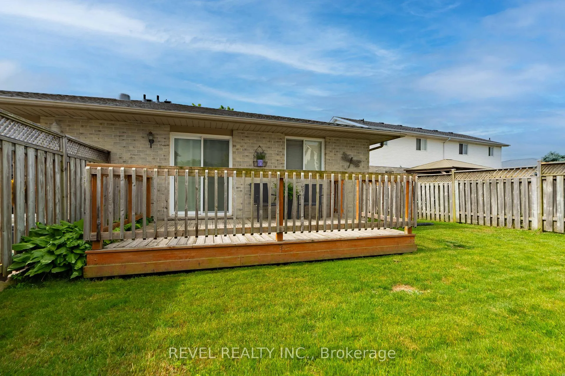 Photo 15 of 25 Rodney Crescent, St. Thomas — HOMEH