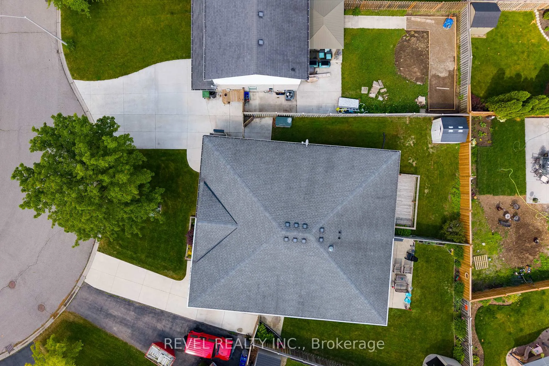 Photo 17 of 25 Rodney Crescent, St. Thomas — HOMEH
