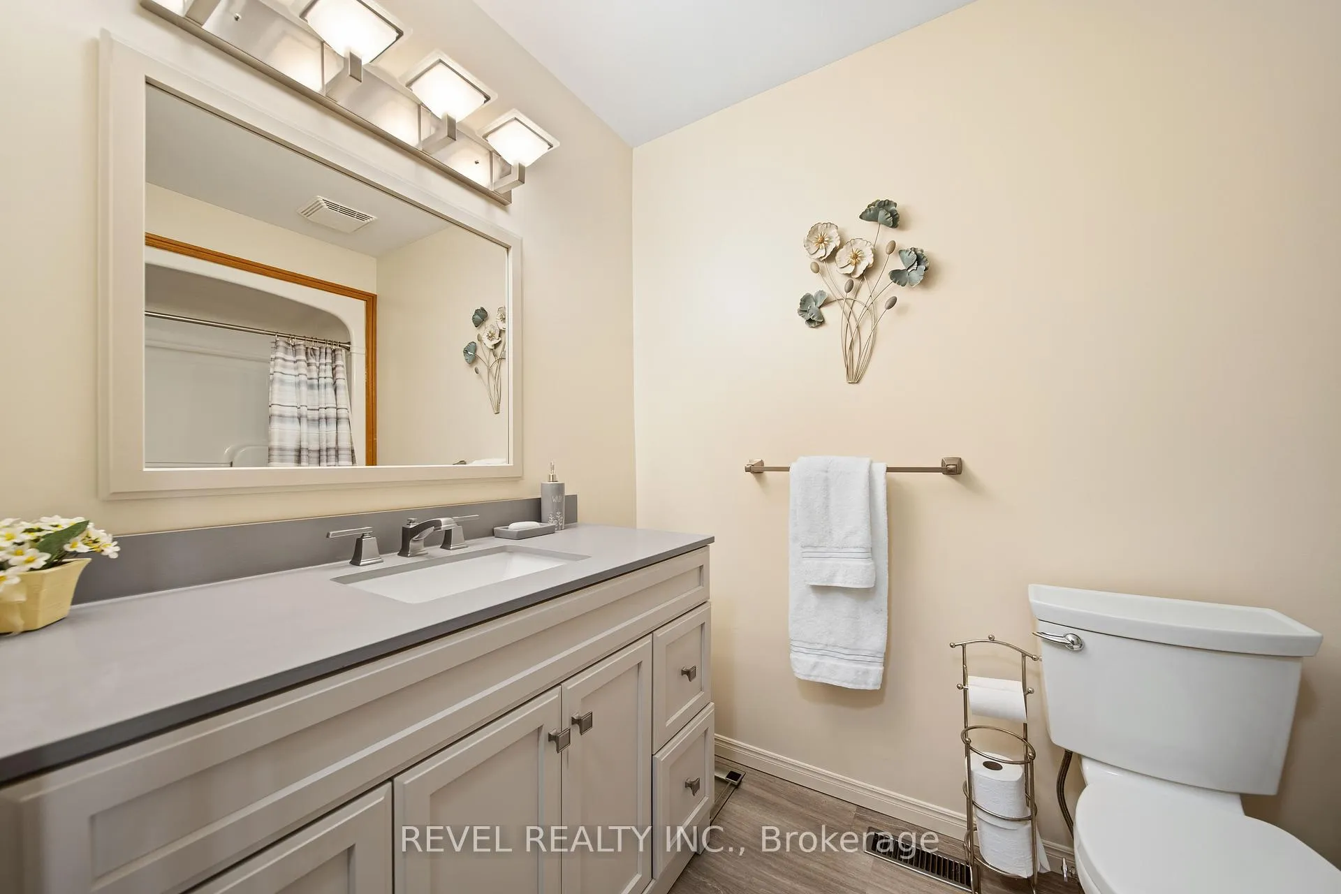 Photo 36 of 25 Rodney Crescent, St. Thomas — HOMEH