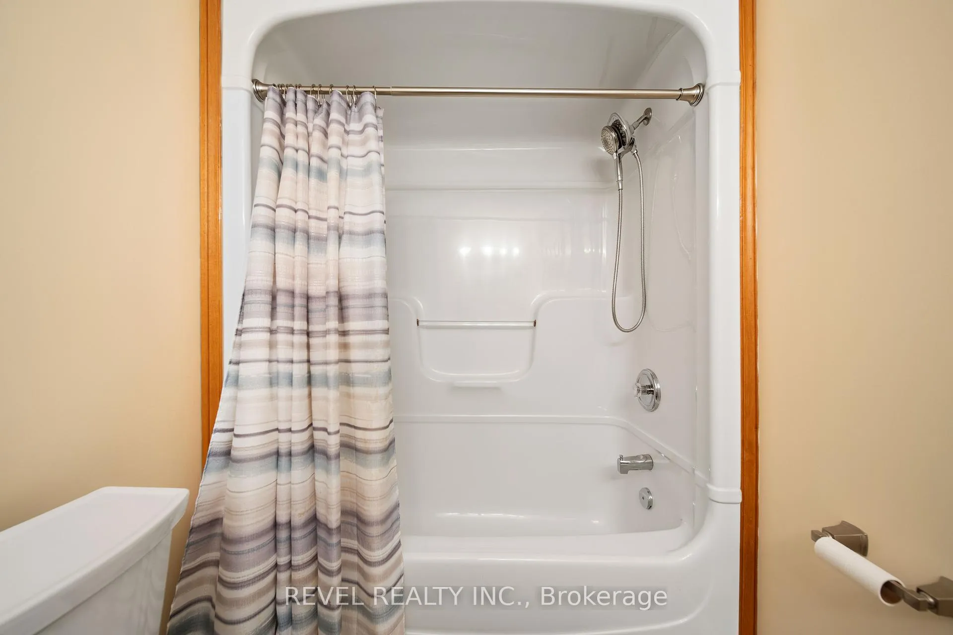 Photo 37 of 25 Rodney Crescent, St. Thomas — HOMEH