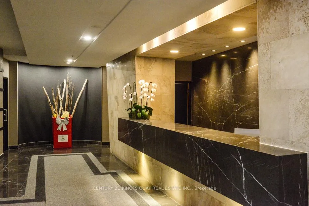 Photo 3 of Unit 3711, 8 Park Road, Toronto, Rosedale-Moore Park — HOMEH