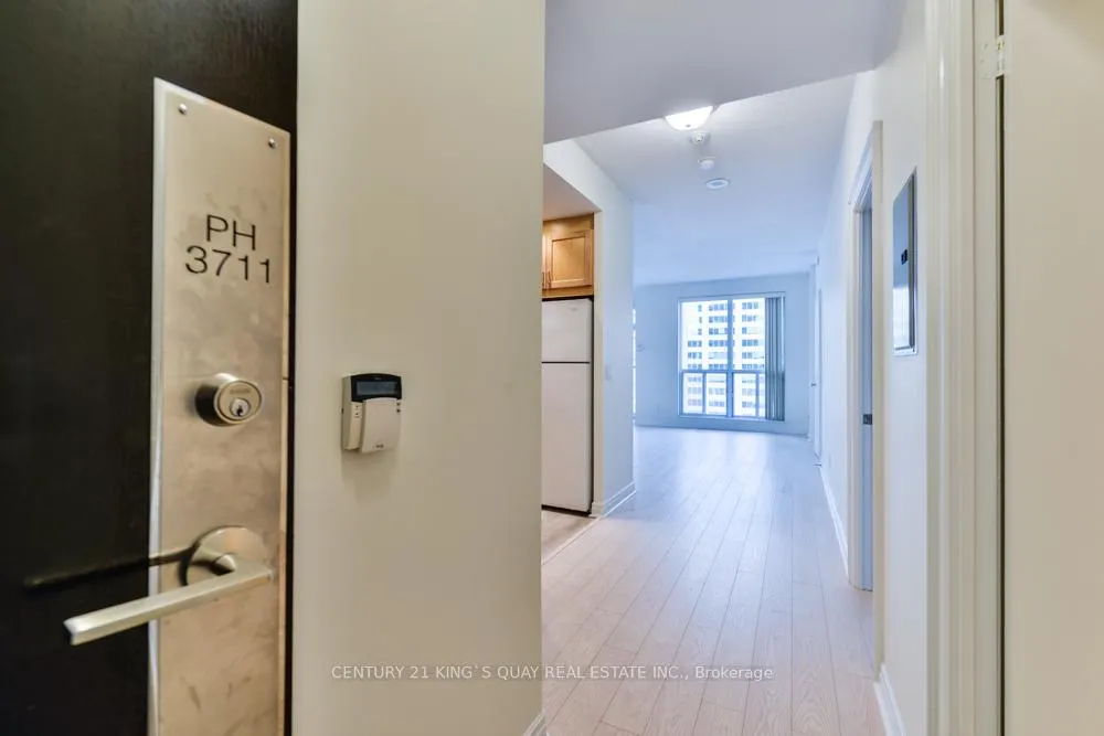Photo 4 of Unit 3711, 8 Park Road, Toronto, Rosedale-Moore Park — HOMEH