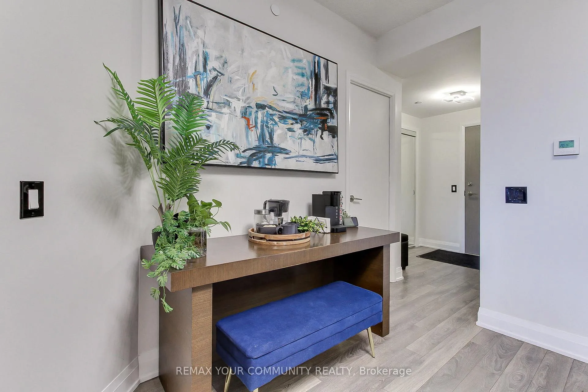 Photo 4 of Unit 204, 4800 Highway 7, Vaughan, East Woodbridge — HOMEH