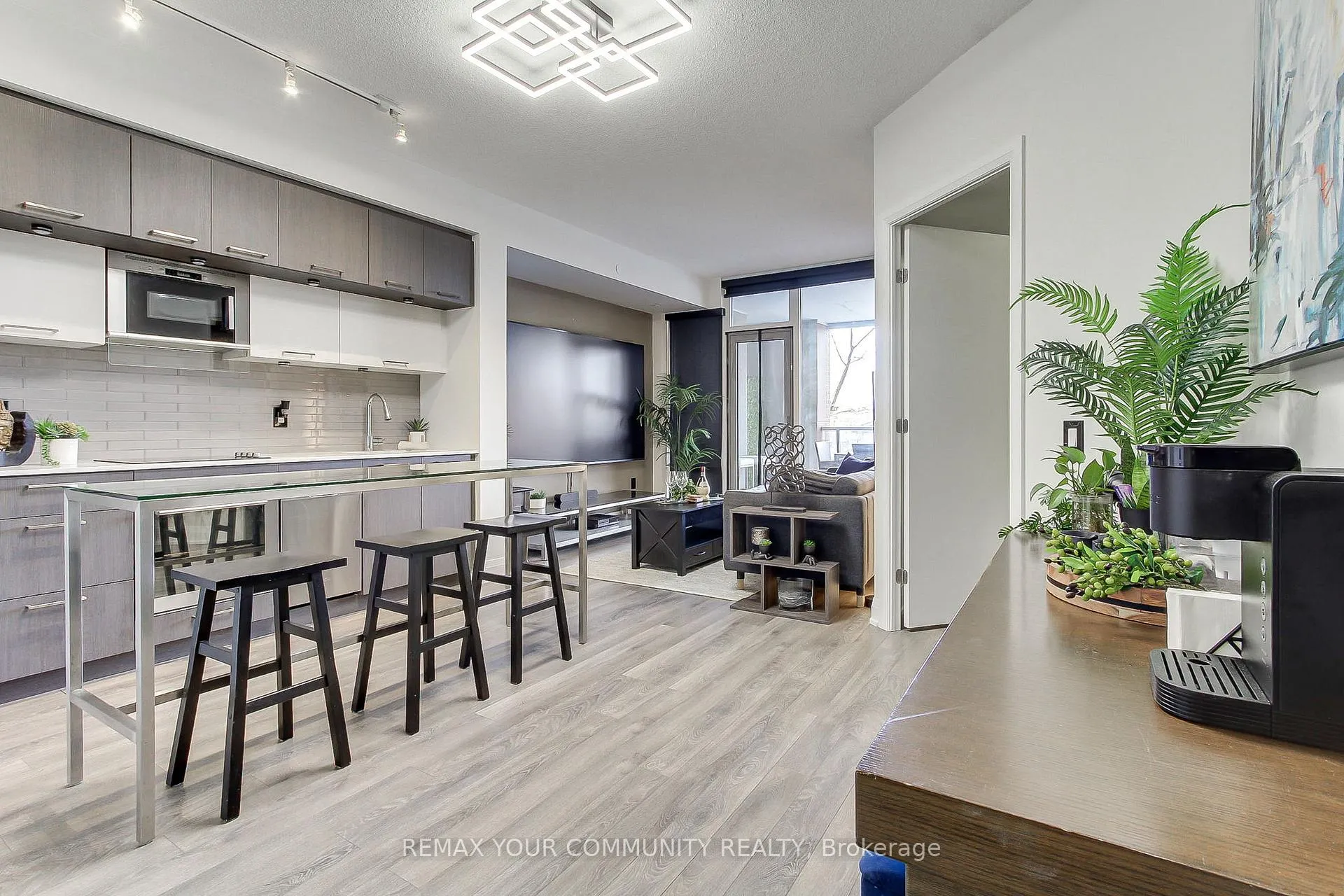 Photo 10 of Unit 204, 4800 Highway 7, Vaughan, East Woodbridge — HOMEH