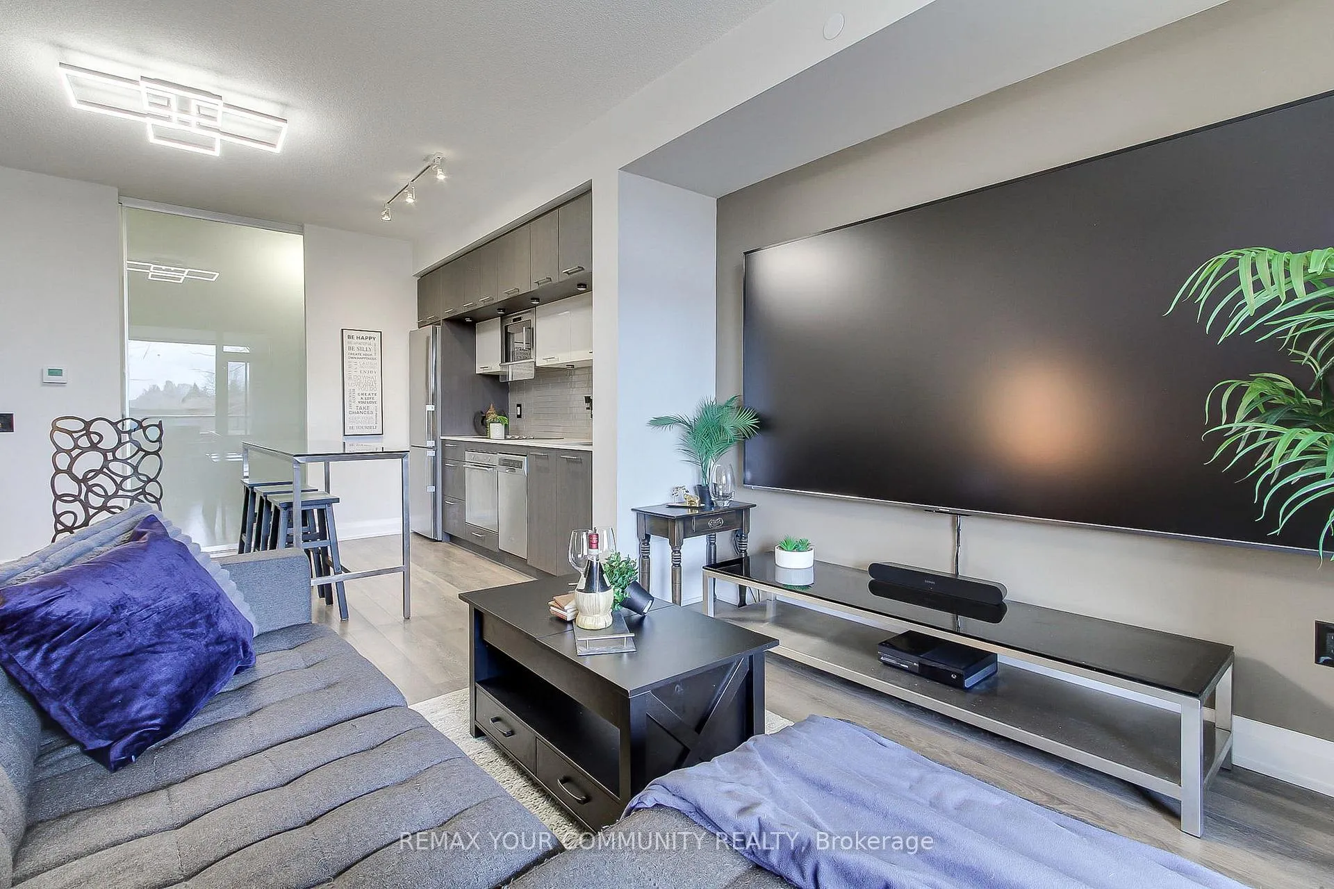 Photo 13 of Unit 204, 4800 Highway 7, Vaughan, East Woodbridge — HOMEH