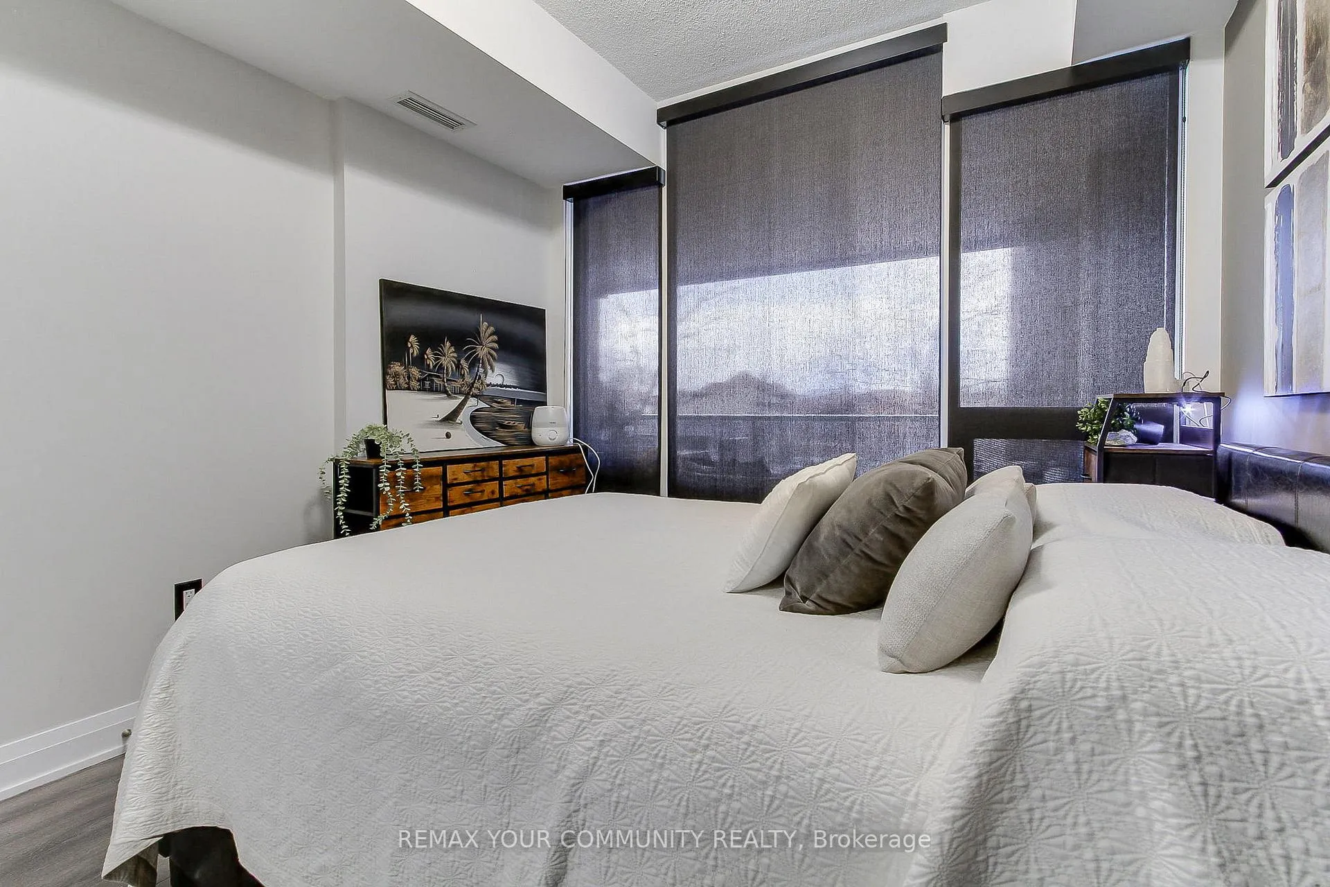Photo 15 of Unit 204, 4800 Highway 7, Vaughan, East Woodbridge — HOMEH