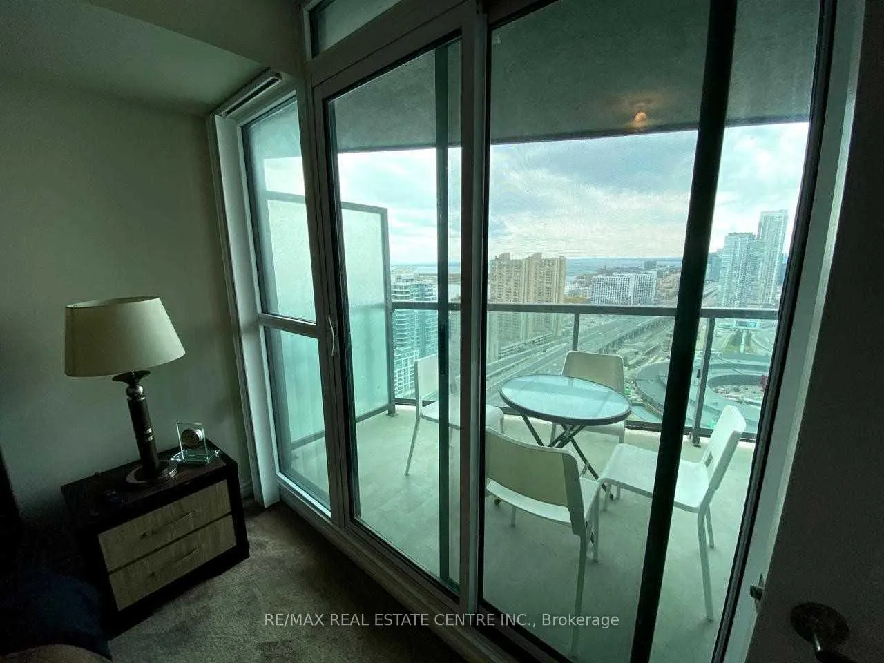 Photo 10 of Unit 3601, 19 Grand Trunk Crescent, Toronto, Waterfront Communities — HOMEH