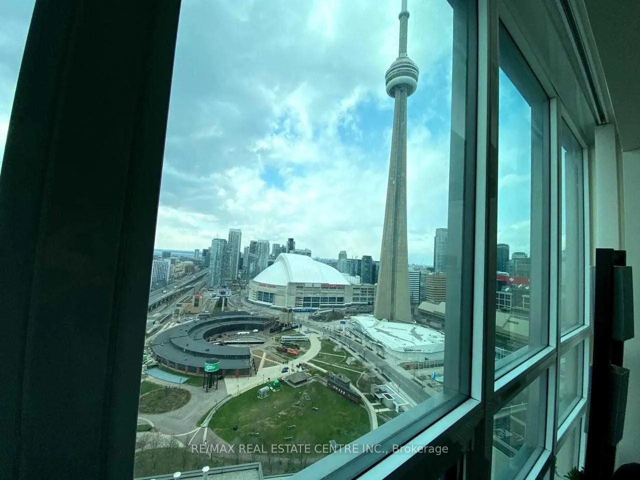 Photo 12 of Unit 3601, 19 Grand Trunk Crescent, Toronto, Waterfront Communities — HOMEH