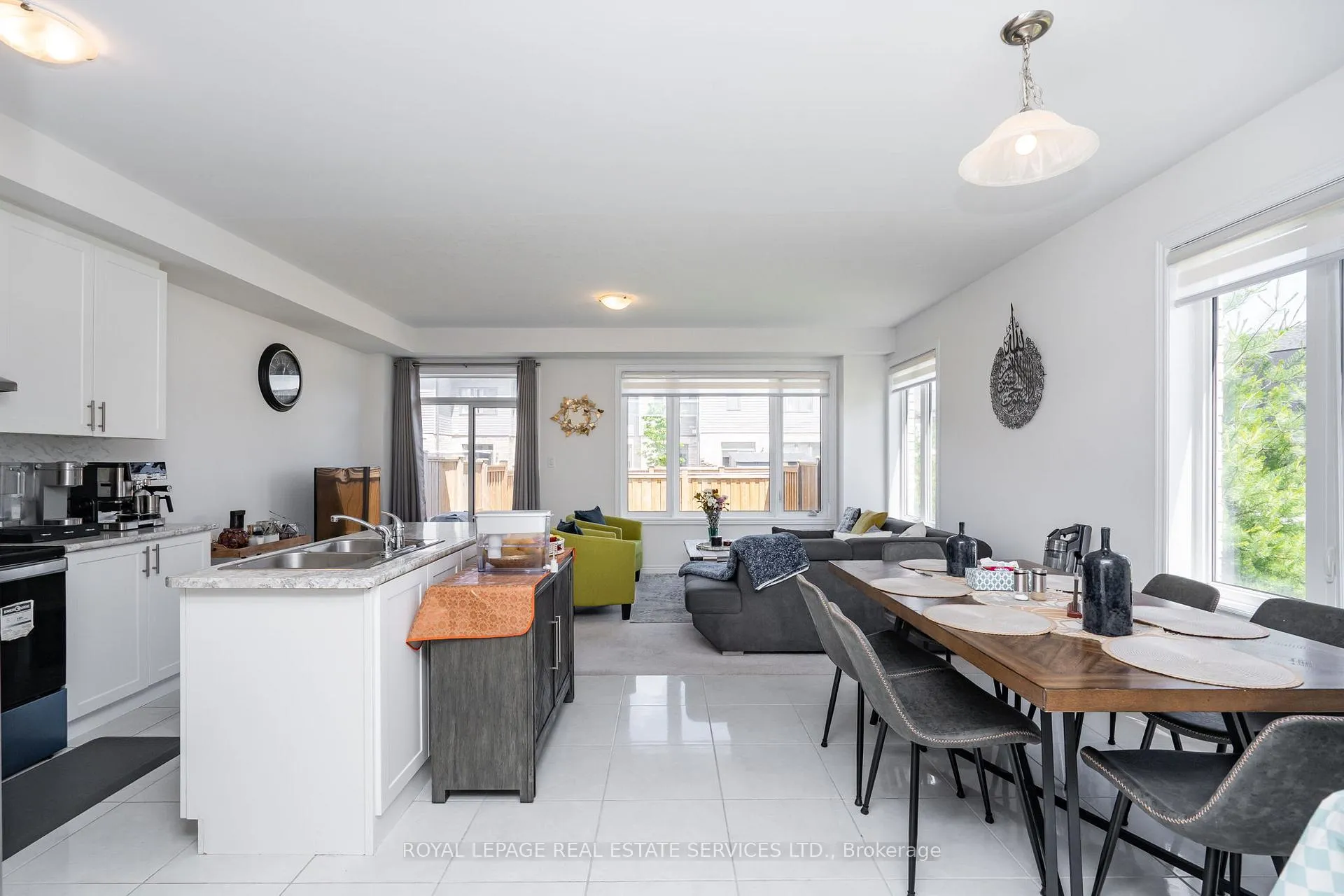 Photo 7 of Unit 72, 166 Deerpath Drive, Guelph, Willow West/Sugarbush/West Acres — HOMEH