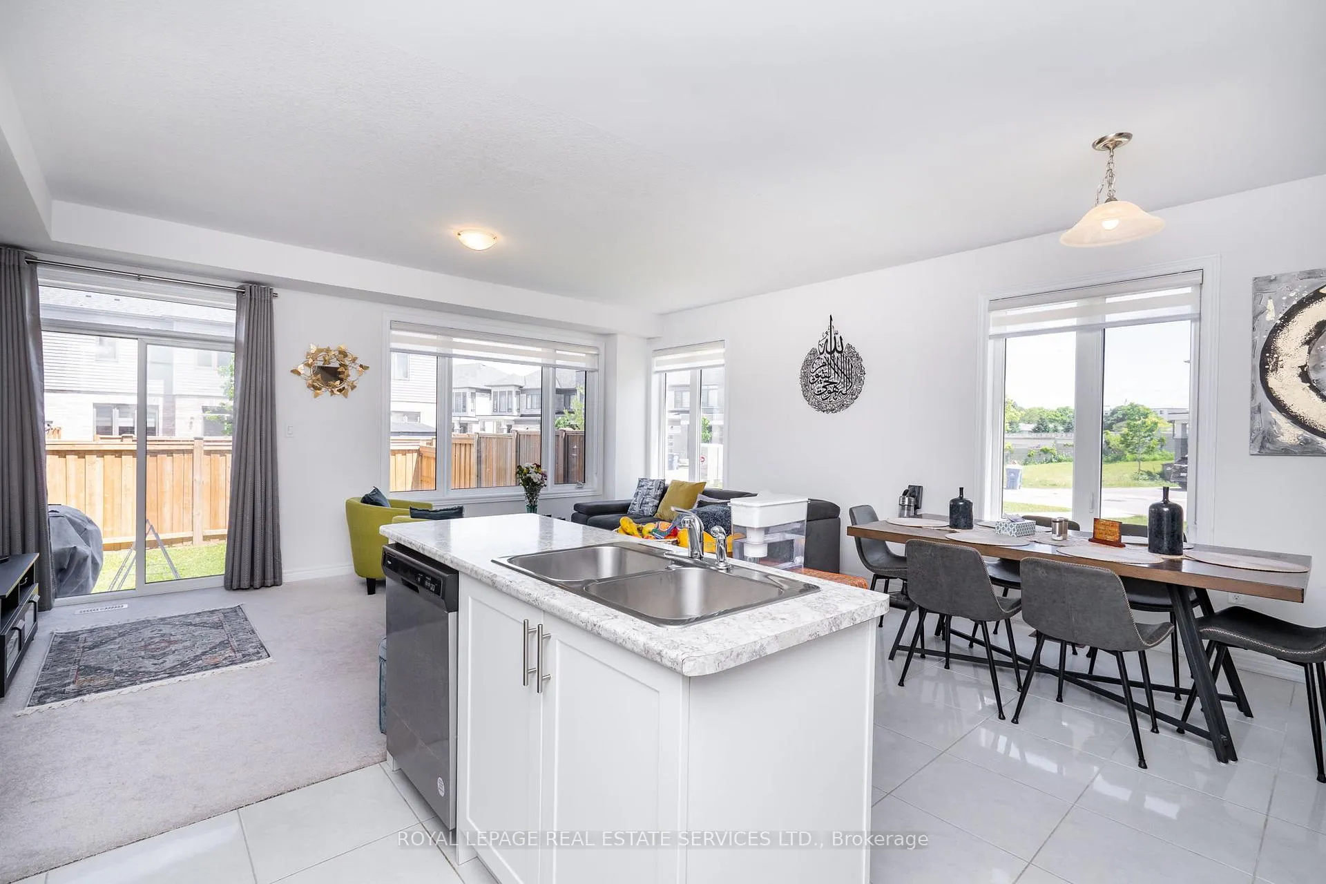 Photo 9 of Unit 72, 166 Deerpath Drive, Guelph, Willow West/Sugarbush/West Acres — HOMEH
