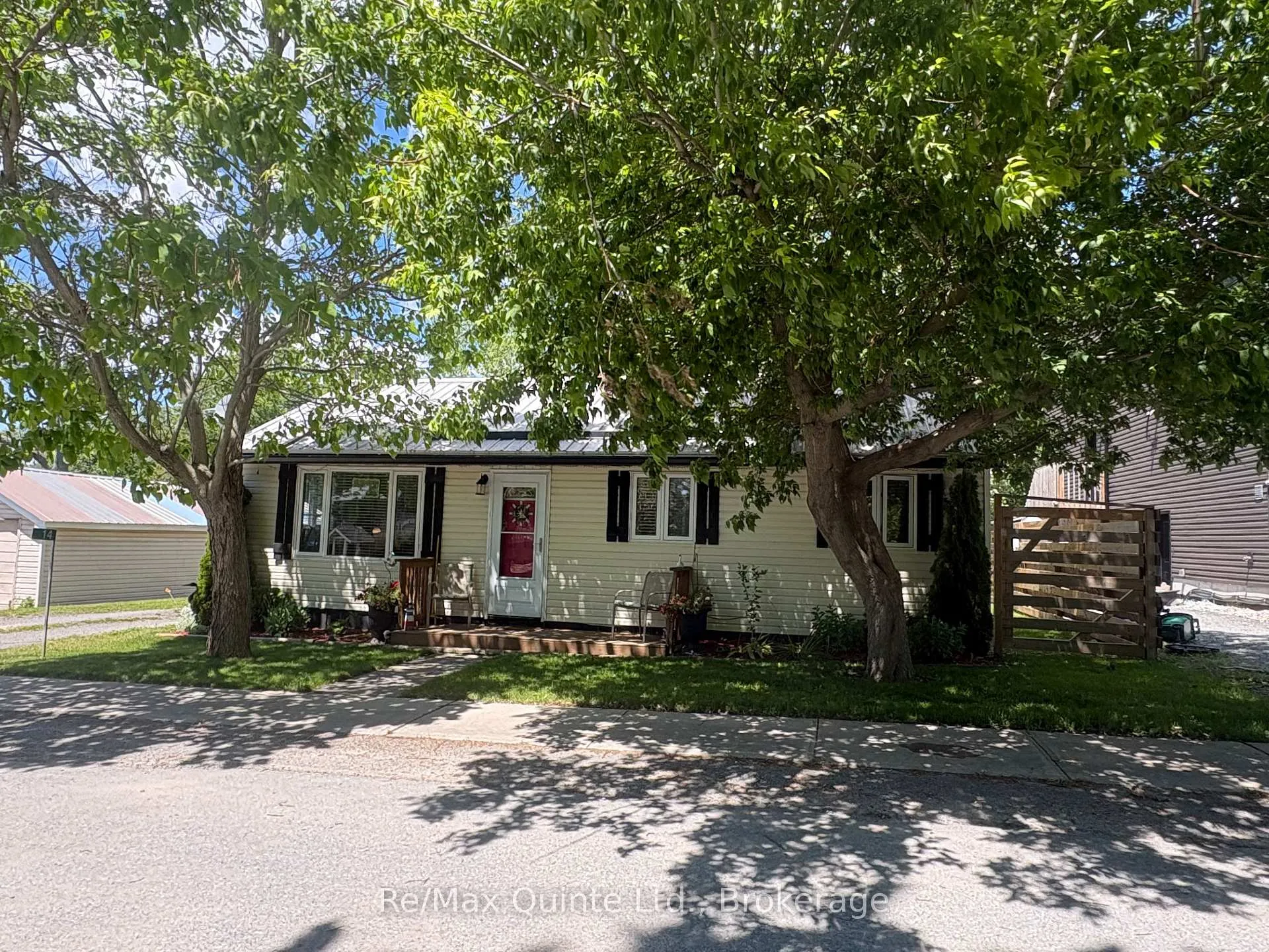 Photo 35 of 14 Bay Avenue, Prince Edward County, Ameliasburg Ward — HOMEH