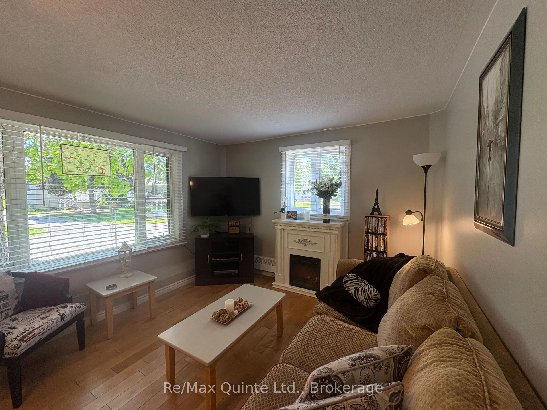 Photo 12 of 14 Bay Avenue, Prince Edward County, Ameliasburg Ward — HOMEH