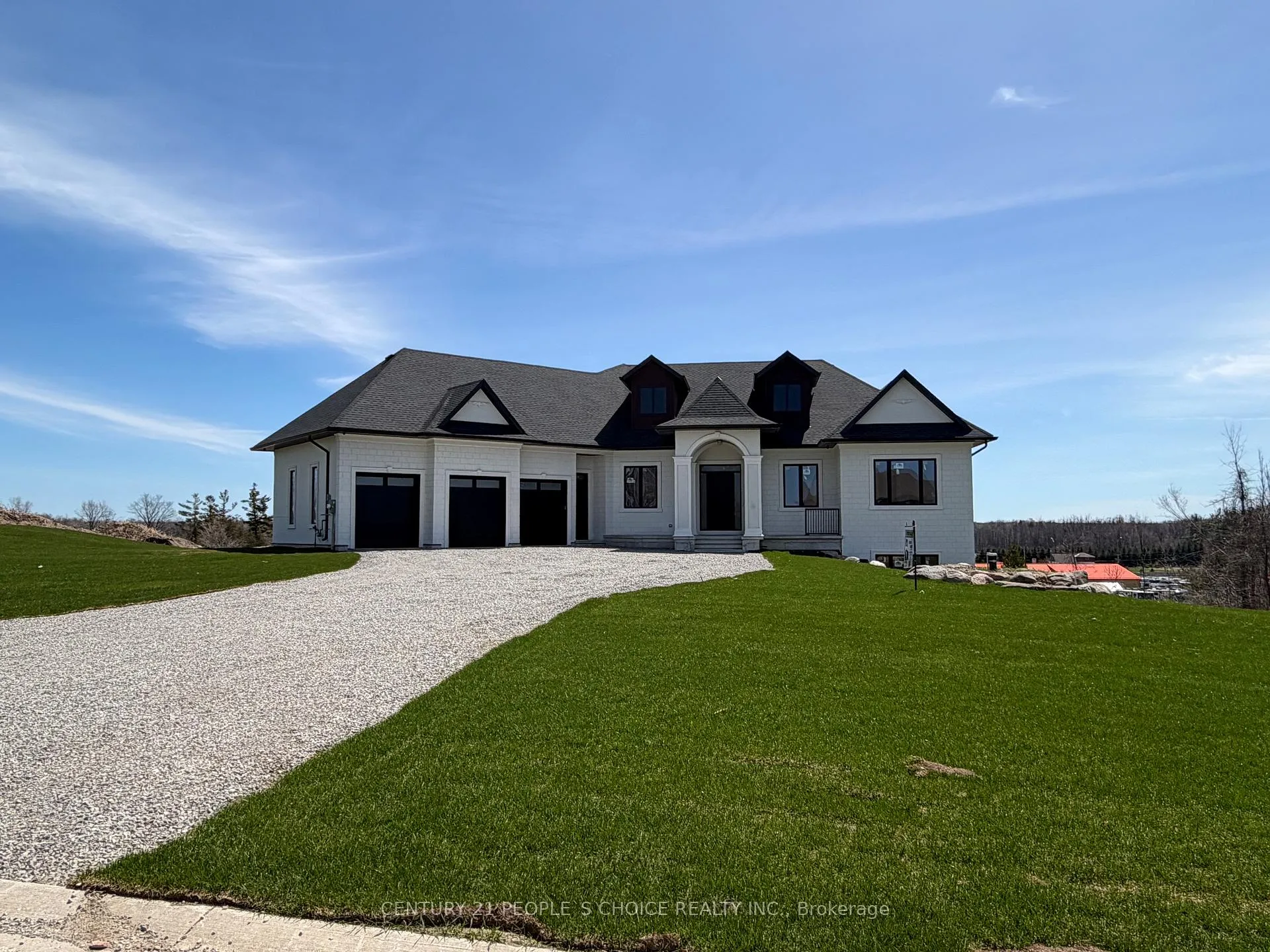 Photo 3 of 11 Caldwell Drive, Oro-Medonte, Rural Oro-Medonte — HOMEH